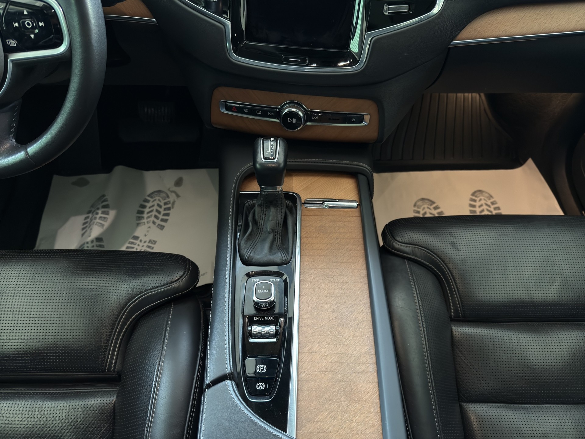 VOLVO XC90 T6 AWD Inscription Geartronic-image-11