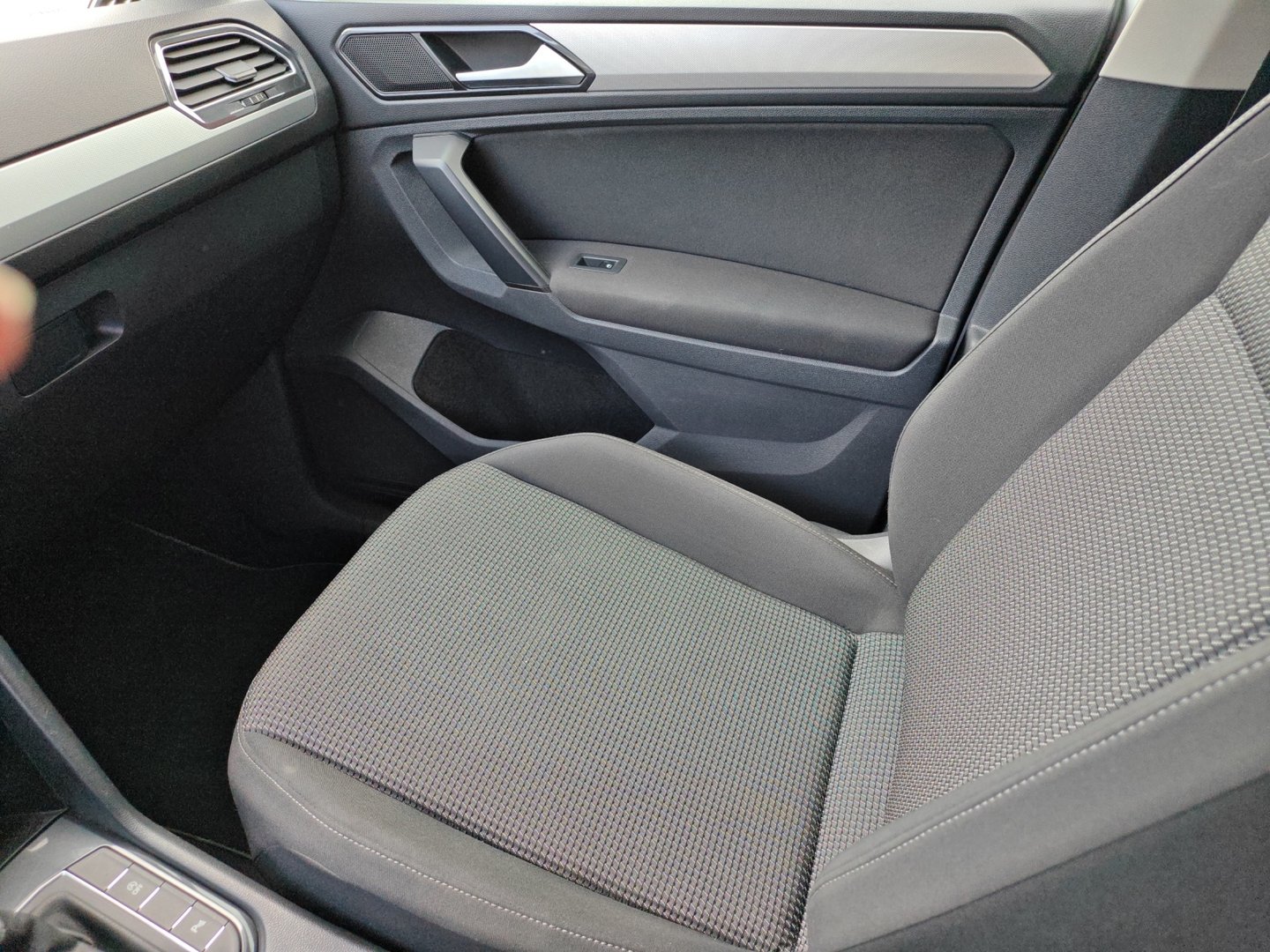 VW Tiguan 2.0 TDI SCR Trendline 4Motion DSG-image-13