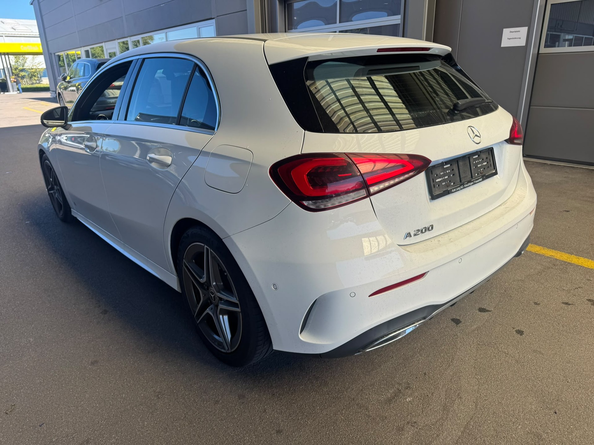 MERCEDES-BENZ A 200 AMG Line 7G-DCT-image-5