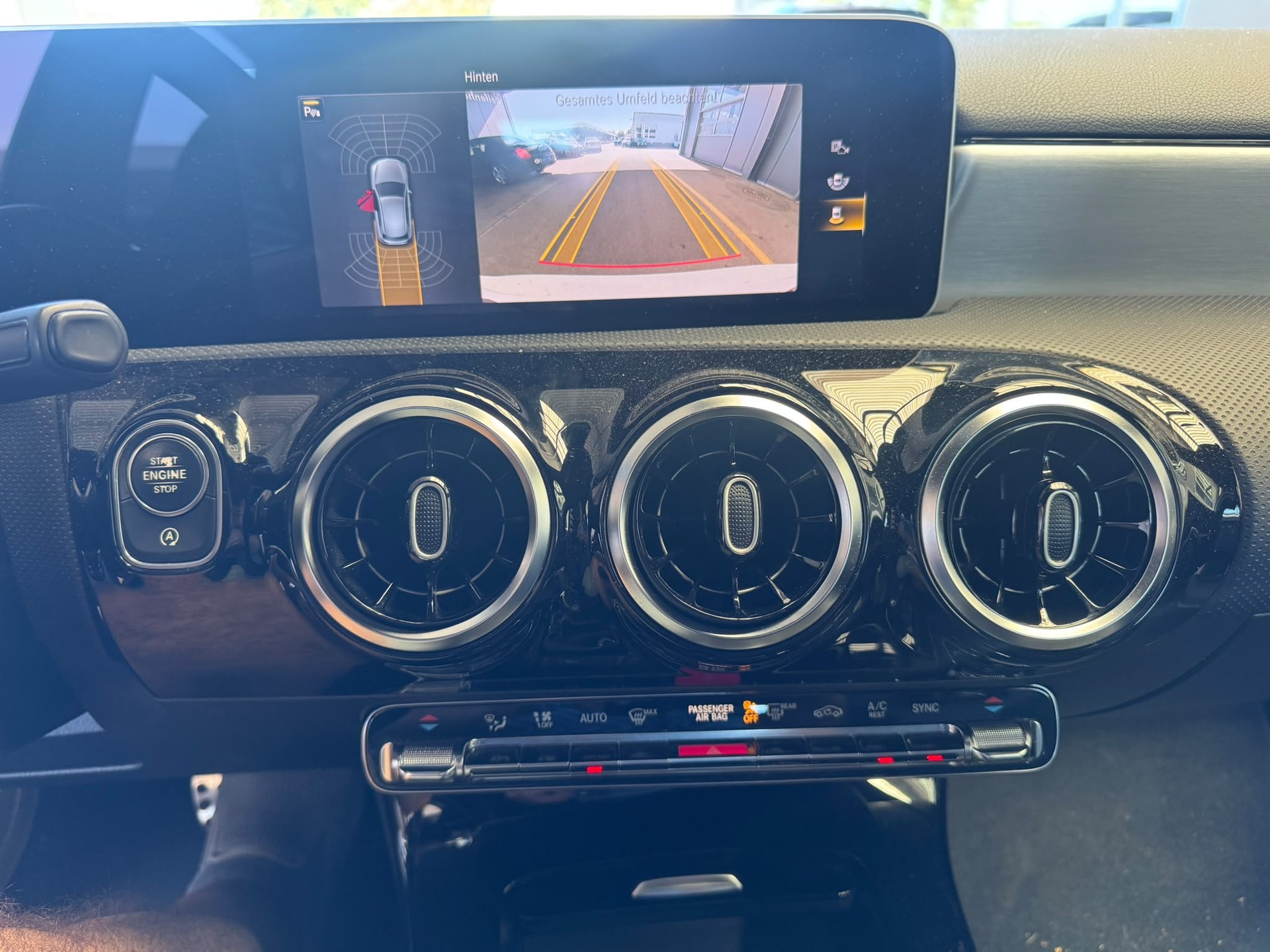 MERCEDES-BENZ A 200 AMG Line 7G-DCT-image-10