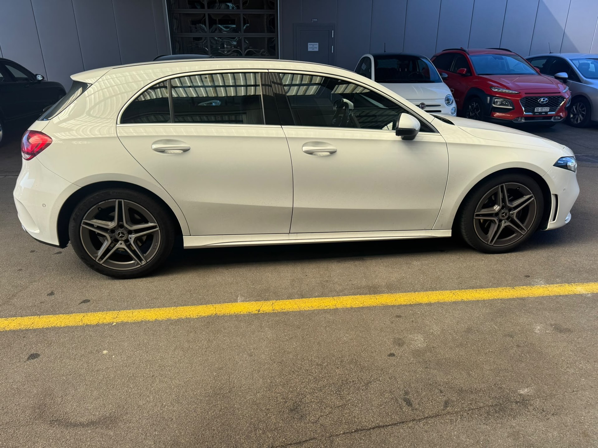 MERCEDES-BENZ A 200 AMG Line 7G-DCT-image-4