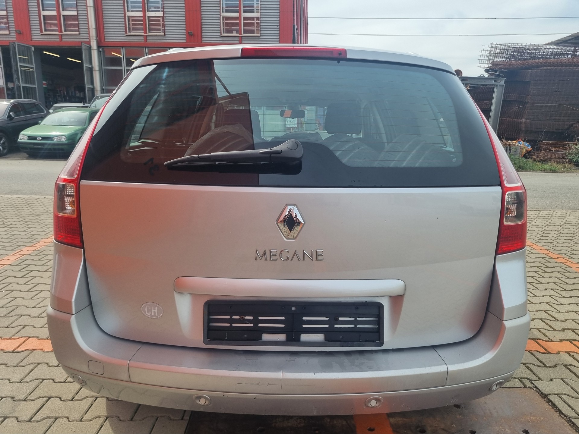 RENAULT Mégane Break 2.0 16V Dynamique Automatic-image-4