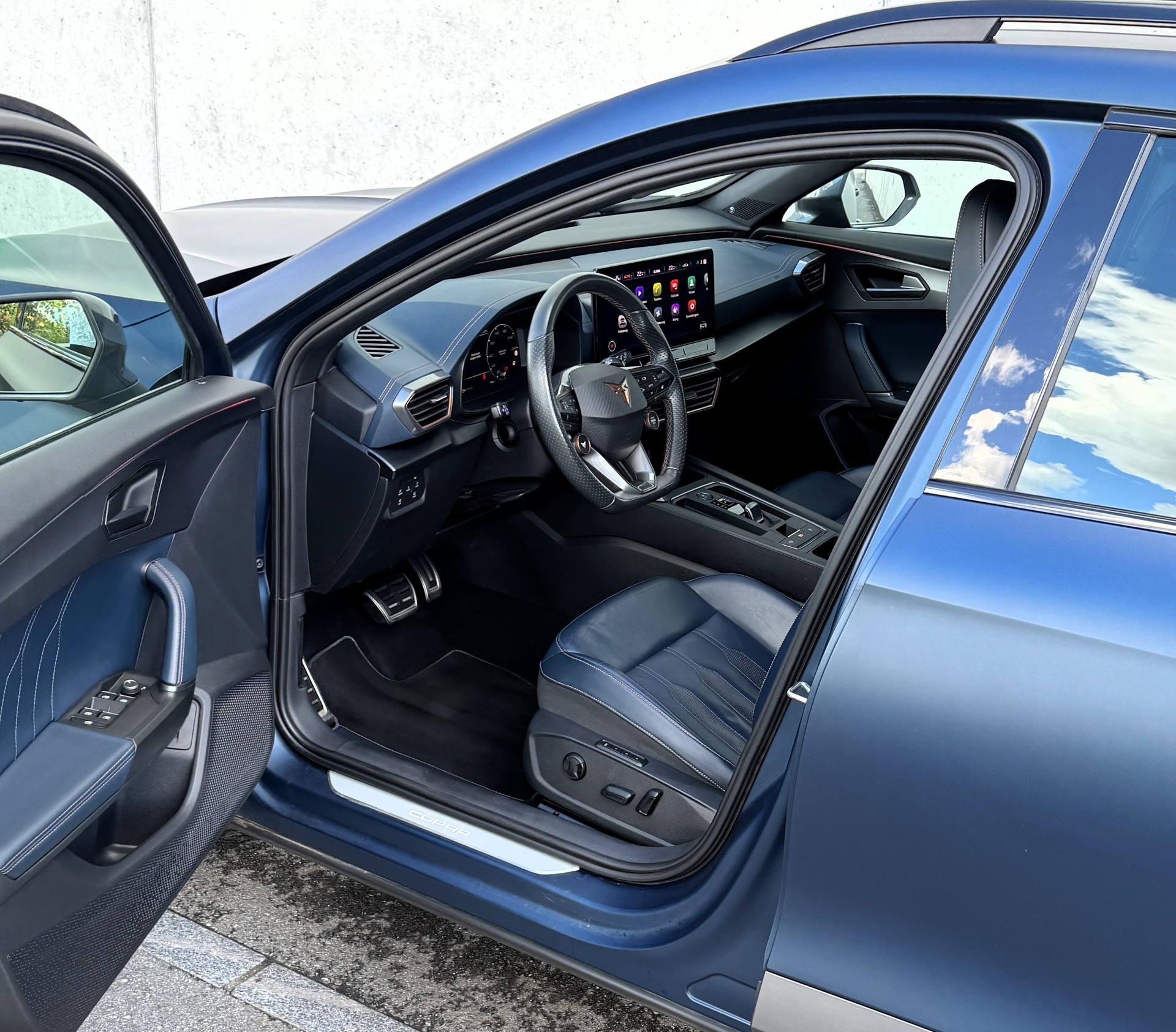 CUPRA Formentor 2.0TSI el Primero 4Drive DSG CH FZ | Regelmässige Servicehistorie | gepflegt-image-5