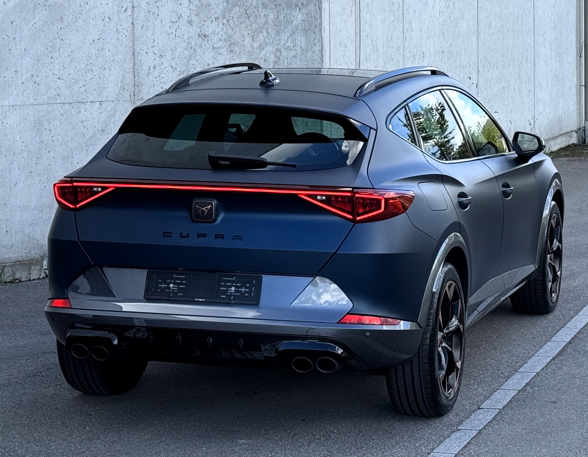 CUPRA Formentor 2.0TSI el Primero 4Drive DSG CH FZ | Regelmässige Servicehistorie | gepflegt-image-11