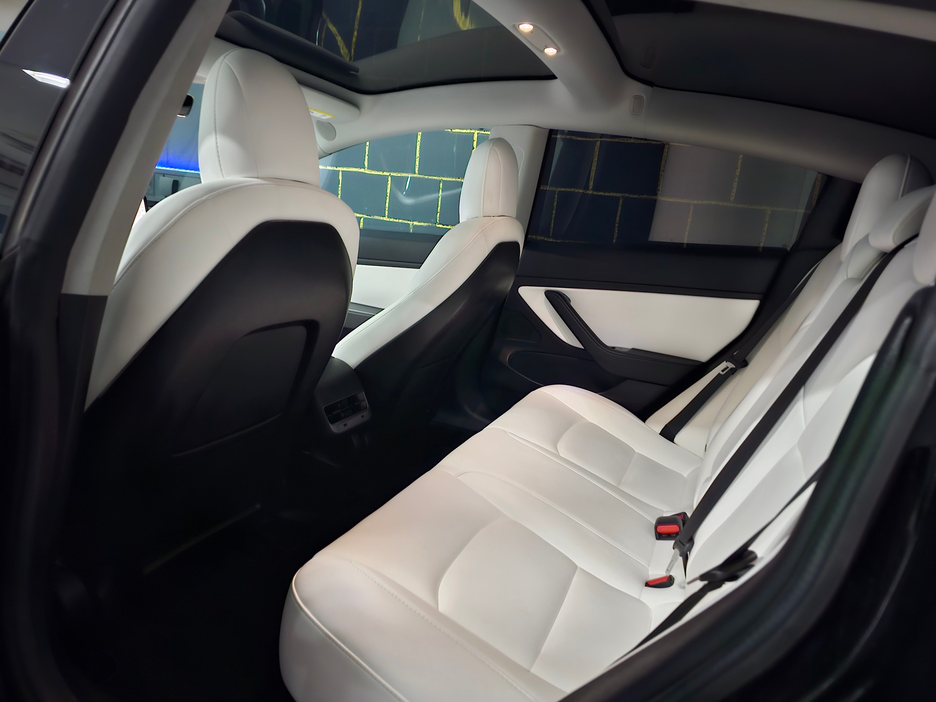 TESLA Model 3 Performance Dual Motor AWD-image-12