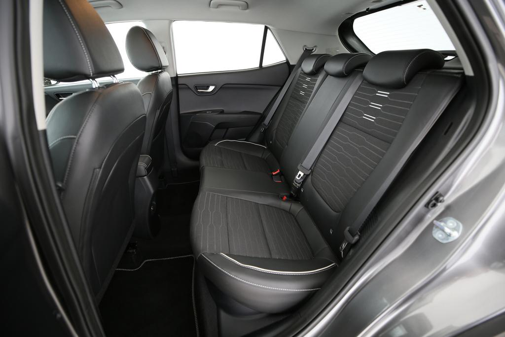 KIA Stonic 1.0 T-GDi MHEV GT-Line-image-9