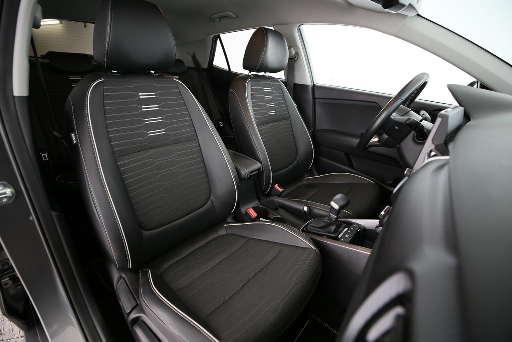KIA Stonic 1.0 T-GDi MHEV GT-Line-image-10