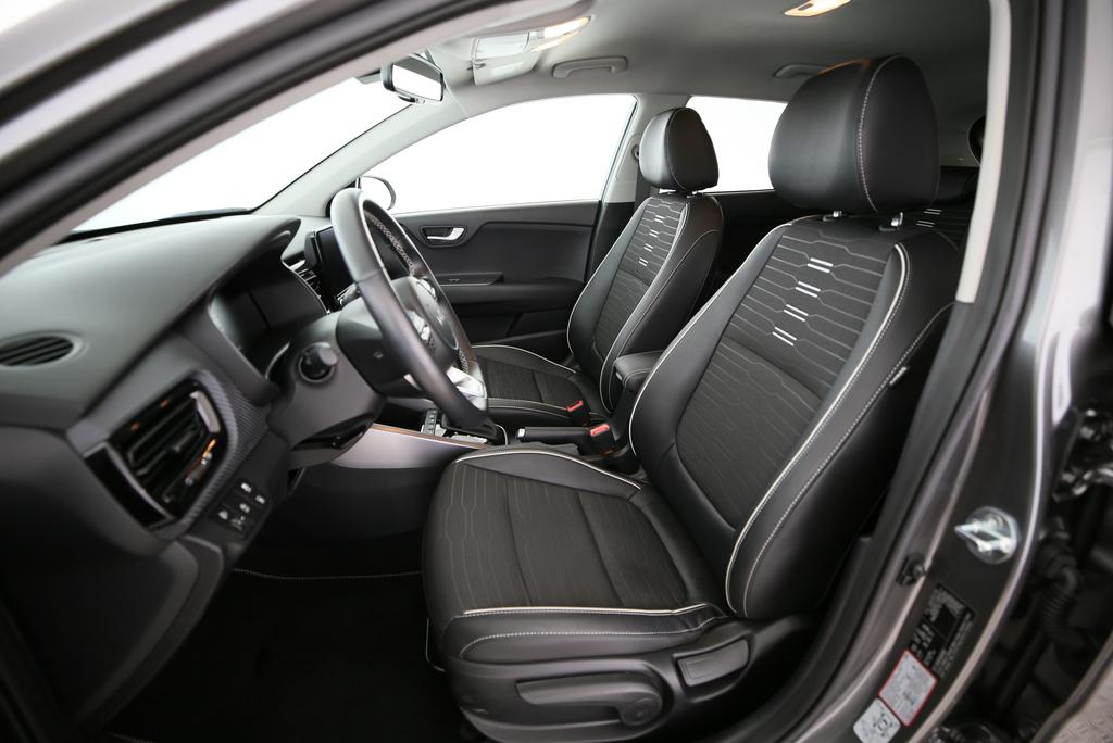 KIA Stonic 1.0 T-GDi MHEV GT-Line-image-3
