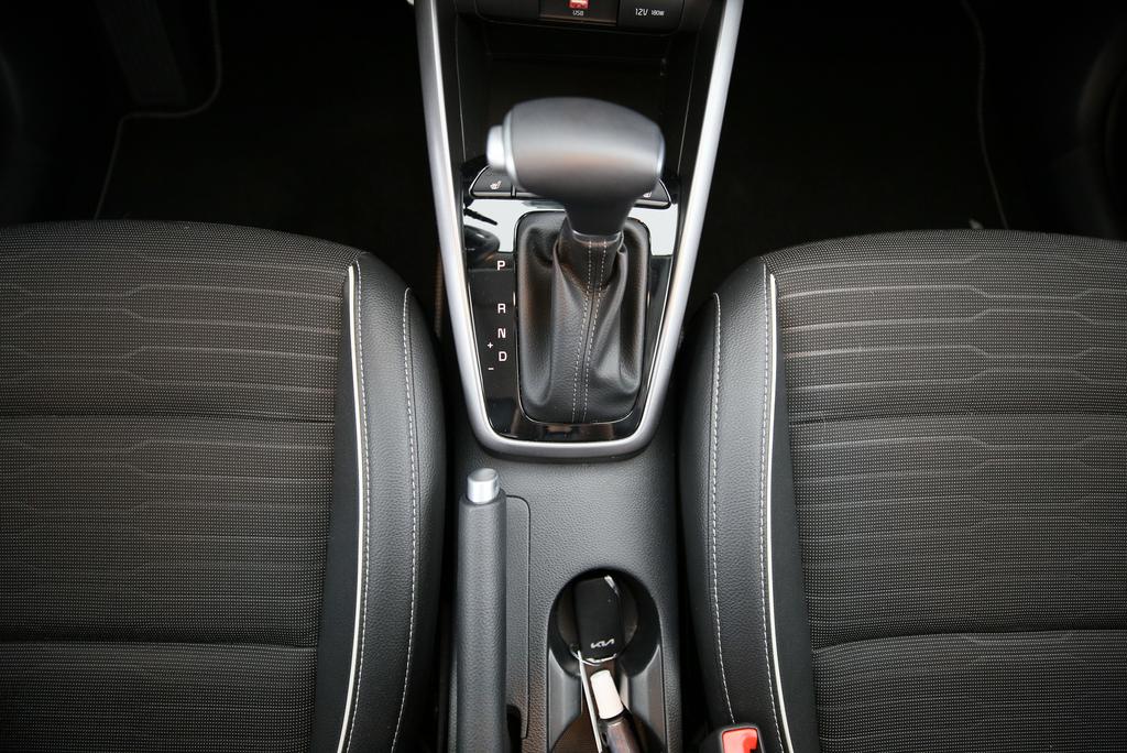 KIA Stonic 1.0 T-GDi MHEV GT-Line-image-8