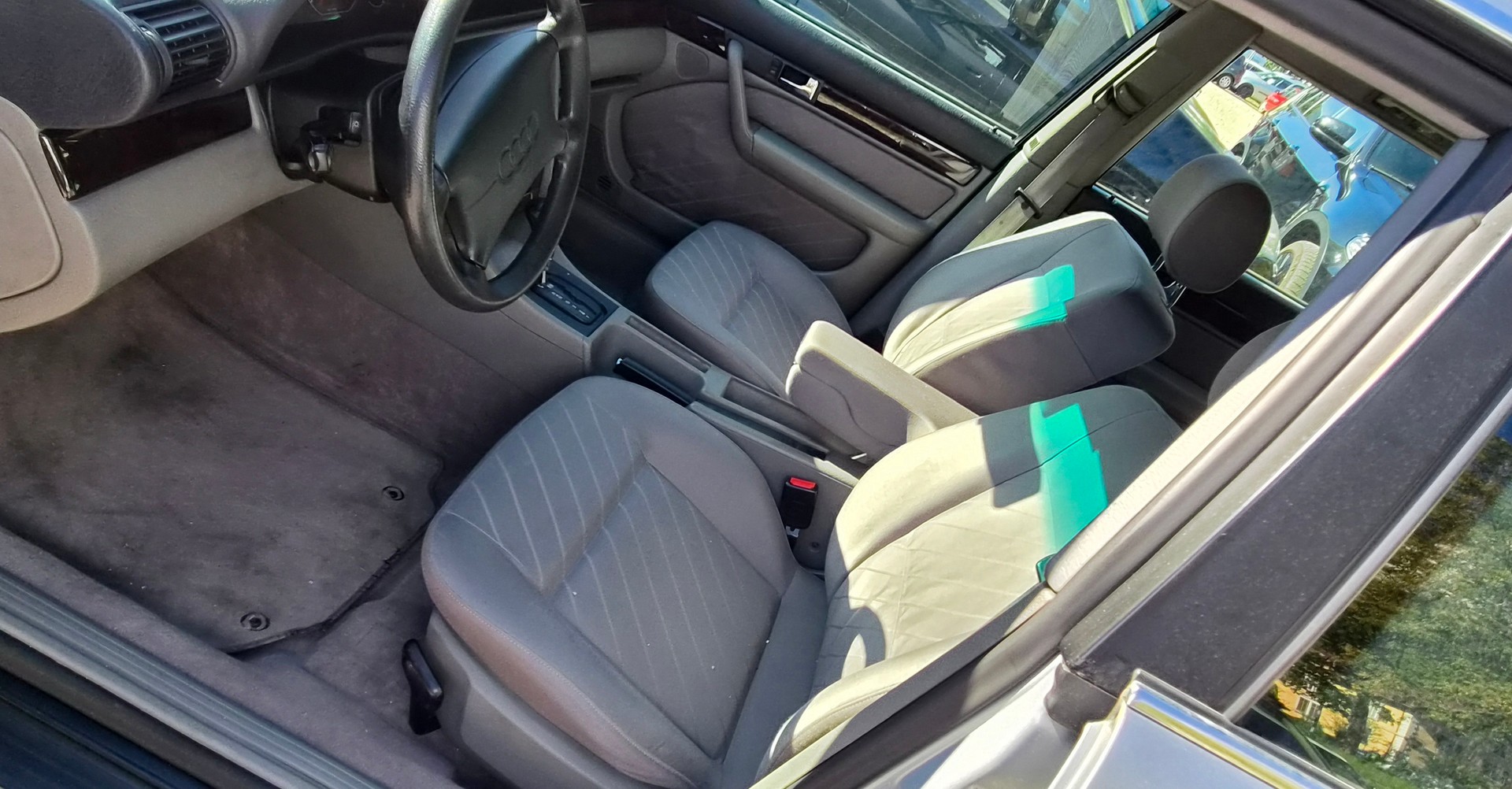 AUDI A6 Avant 2.8 E 30V-image-7