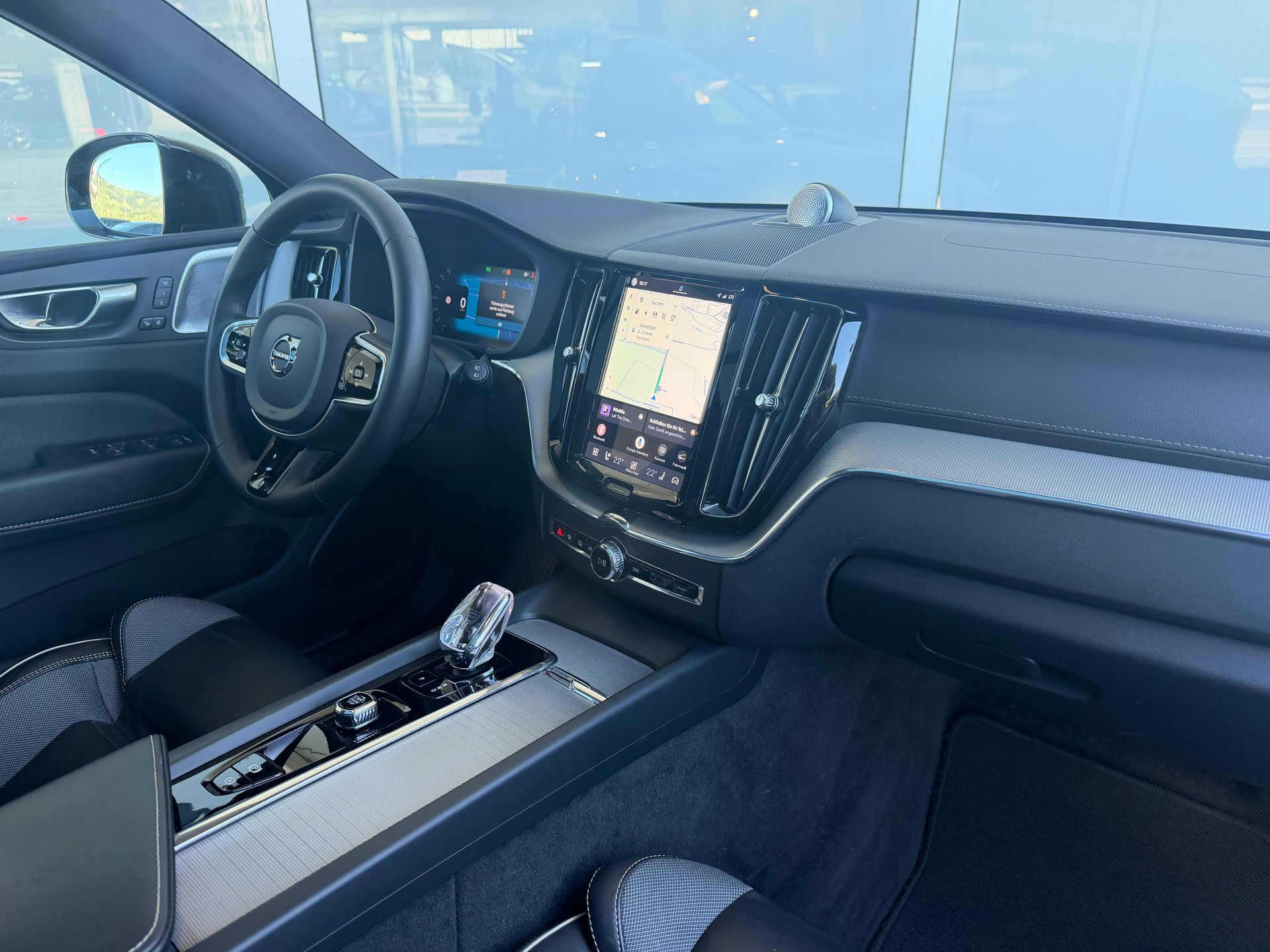 VOLVO XC60 T8 eAWD Ultimate Dark Geartronic-image-2