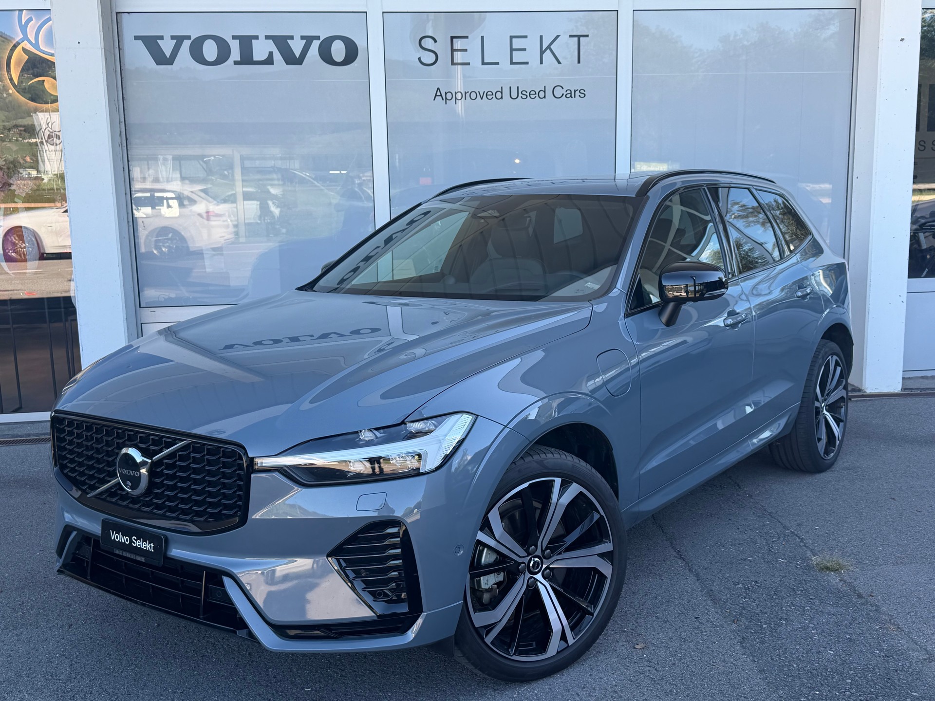 VOLVO XC60 T8 eAWD Ultimate Dark Geartronic-image-0