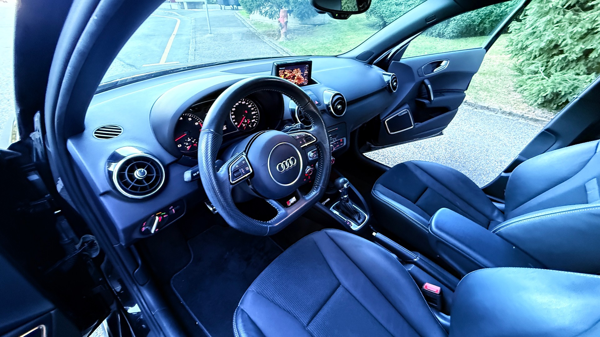 AUDI A1 Sportback 1.4 TFSI Sport S-tronic-image-10