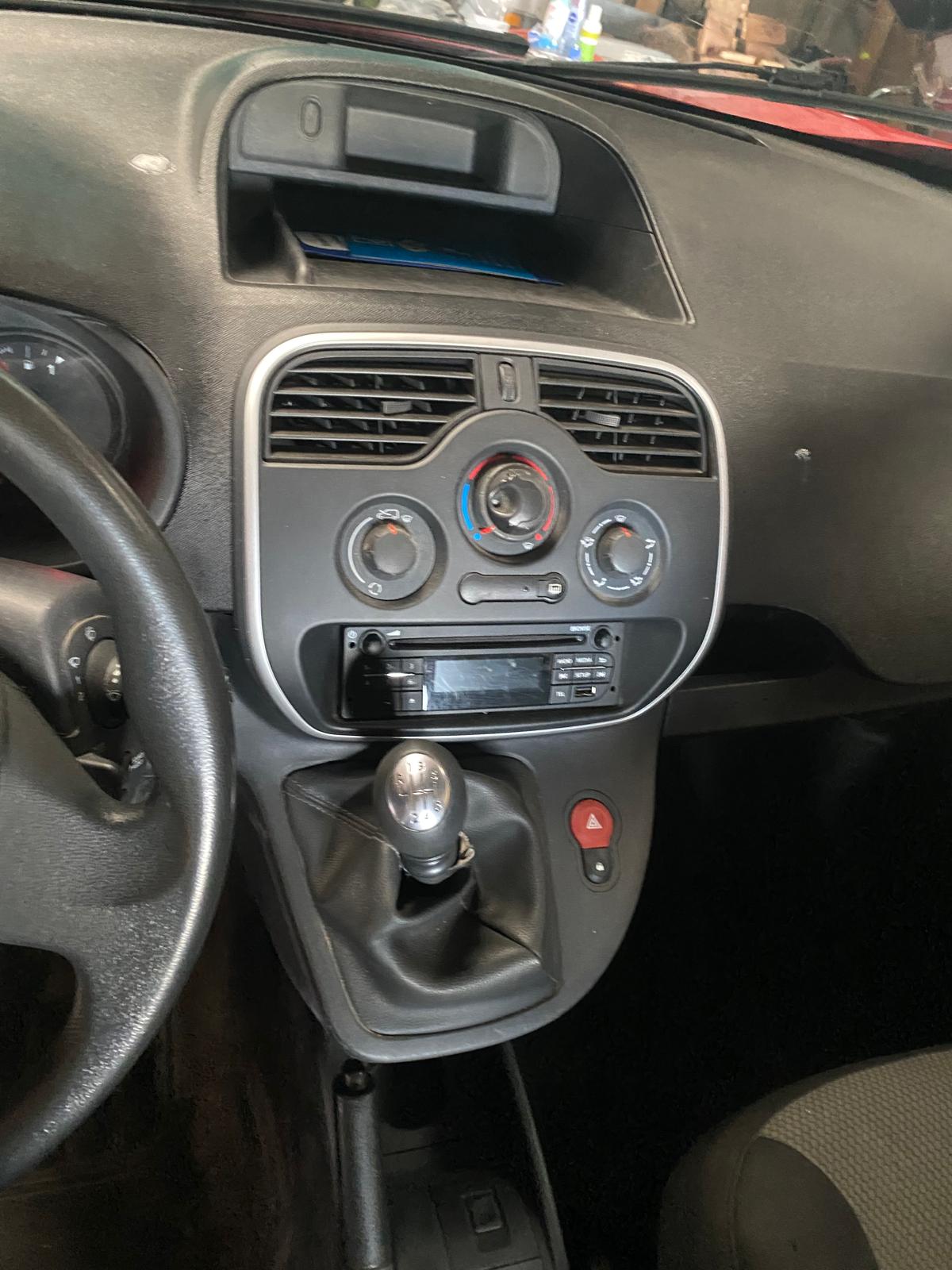 RENAULT KANGOO EXPR.-image-4