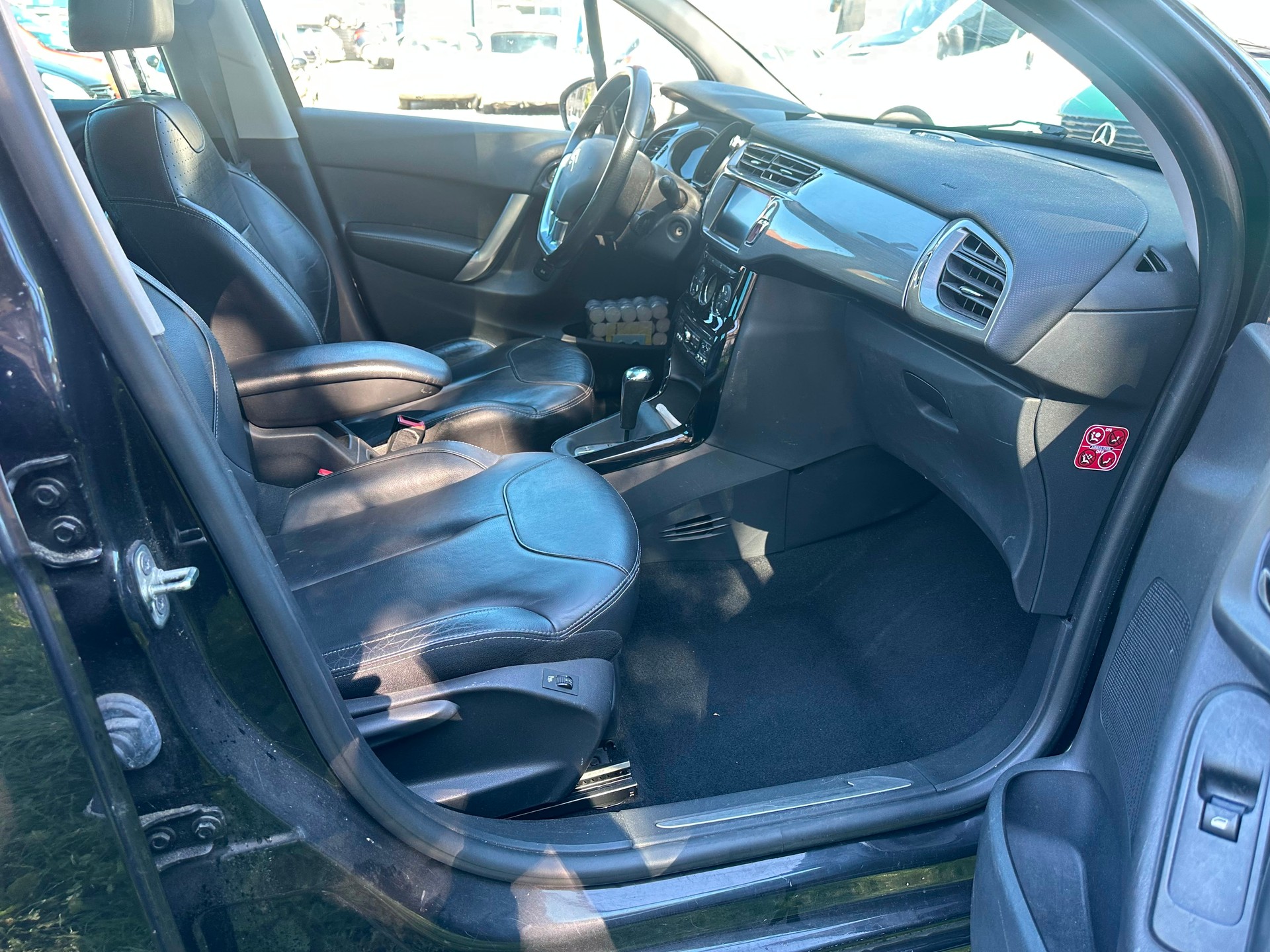 CITROEN C3 1.6i 16V Exclusive Automatic-image-9