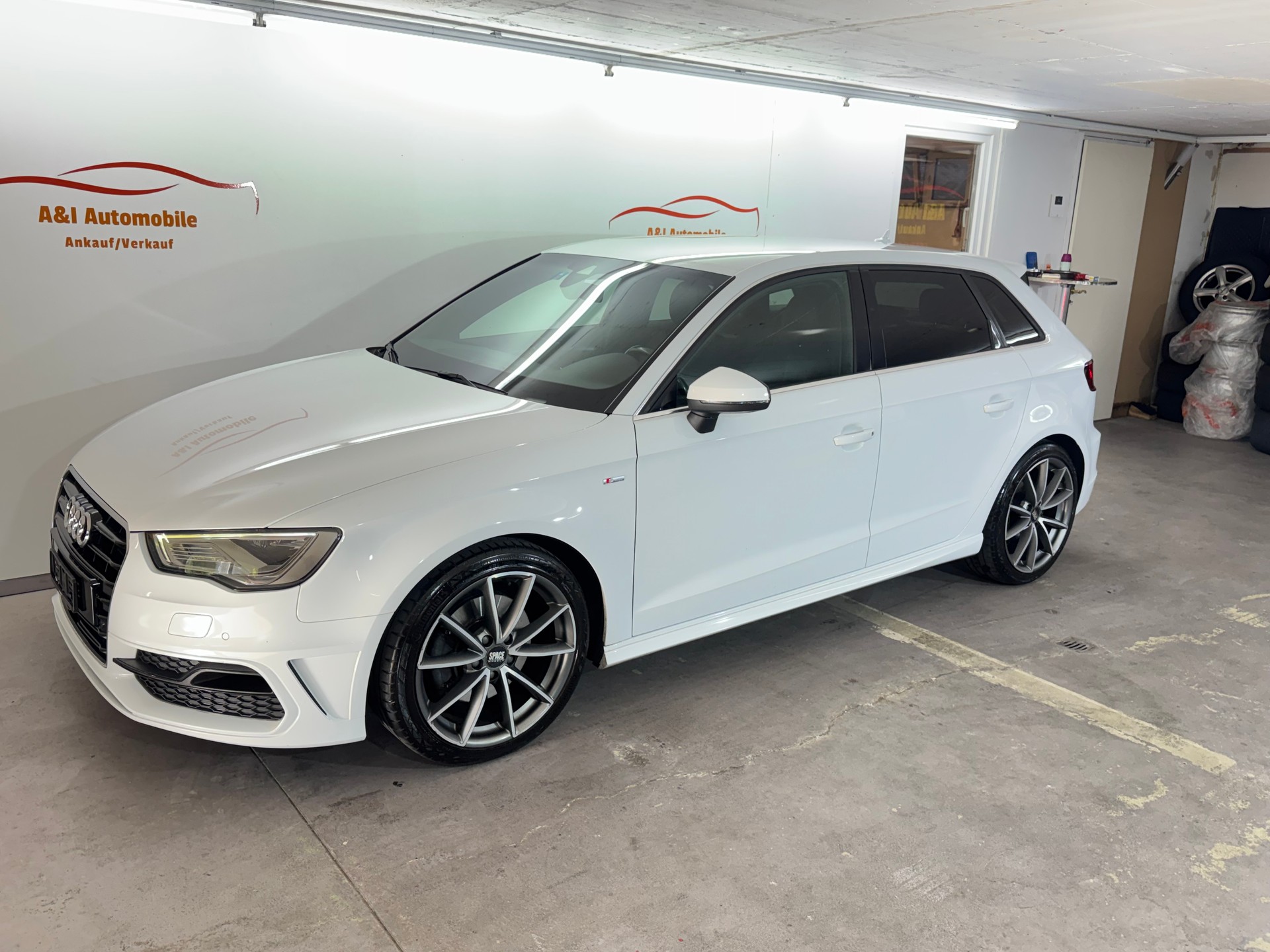 AUDI A3 Sportback 2.0 TDI Ambition quattro S-tronic-image-0
