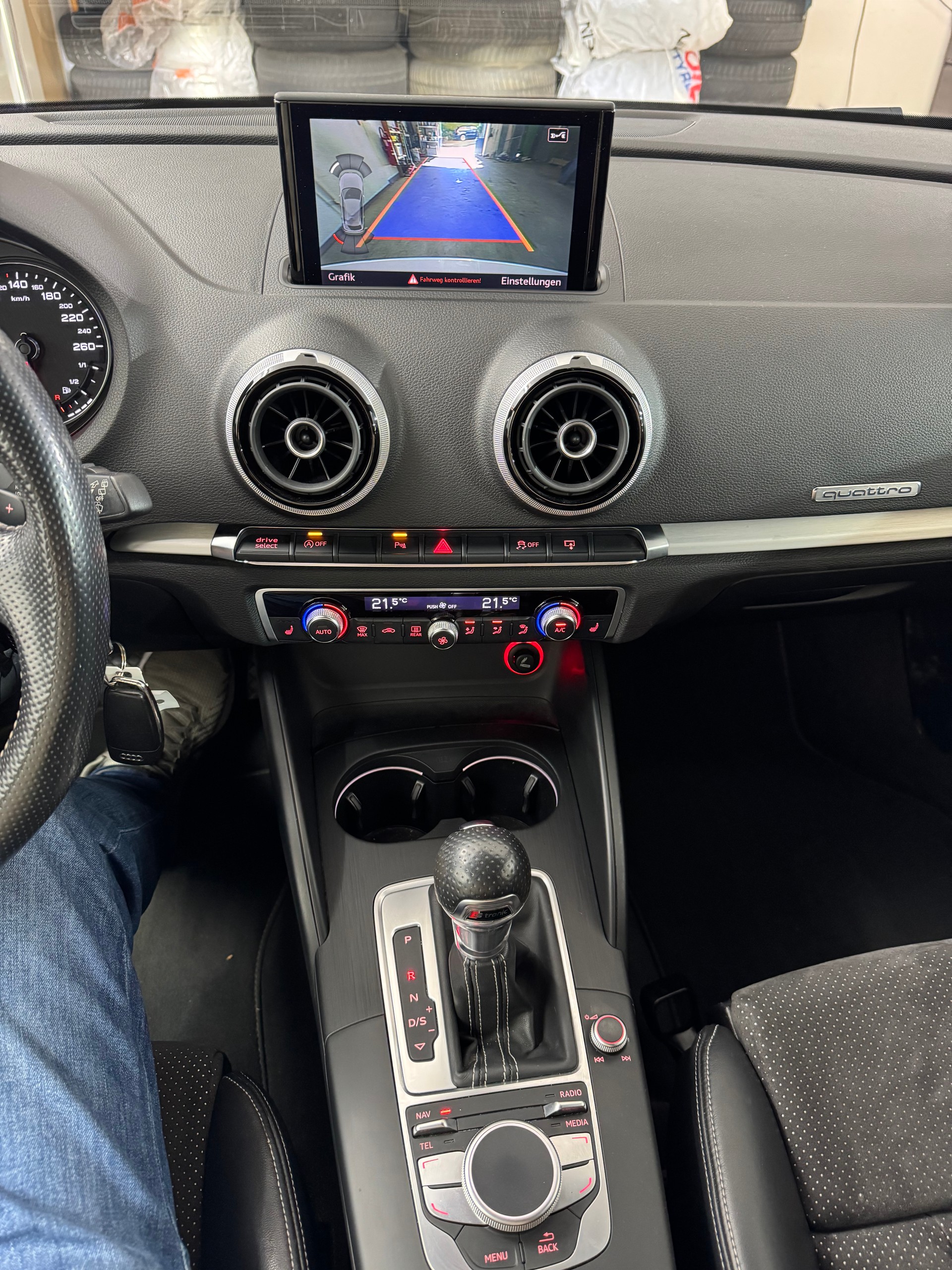 AUDI A3 Sportback 2.0 TDI Ambition quattro S-tronic-image-14