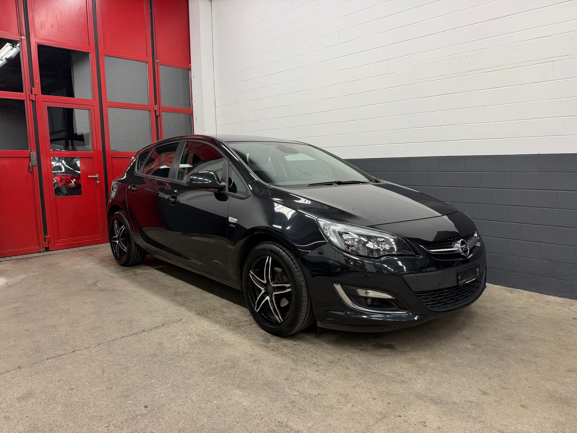 OPEL Astra 1.4i 16V Turbo Active Edition //NEU AB MFK!-image-0
