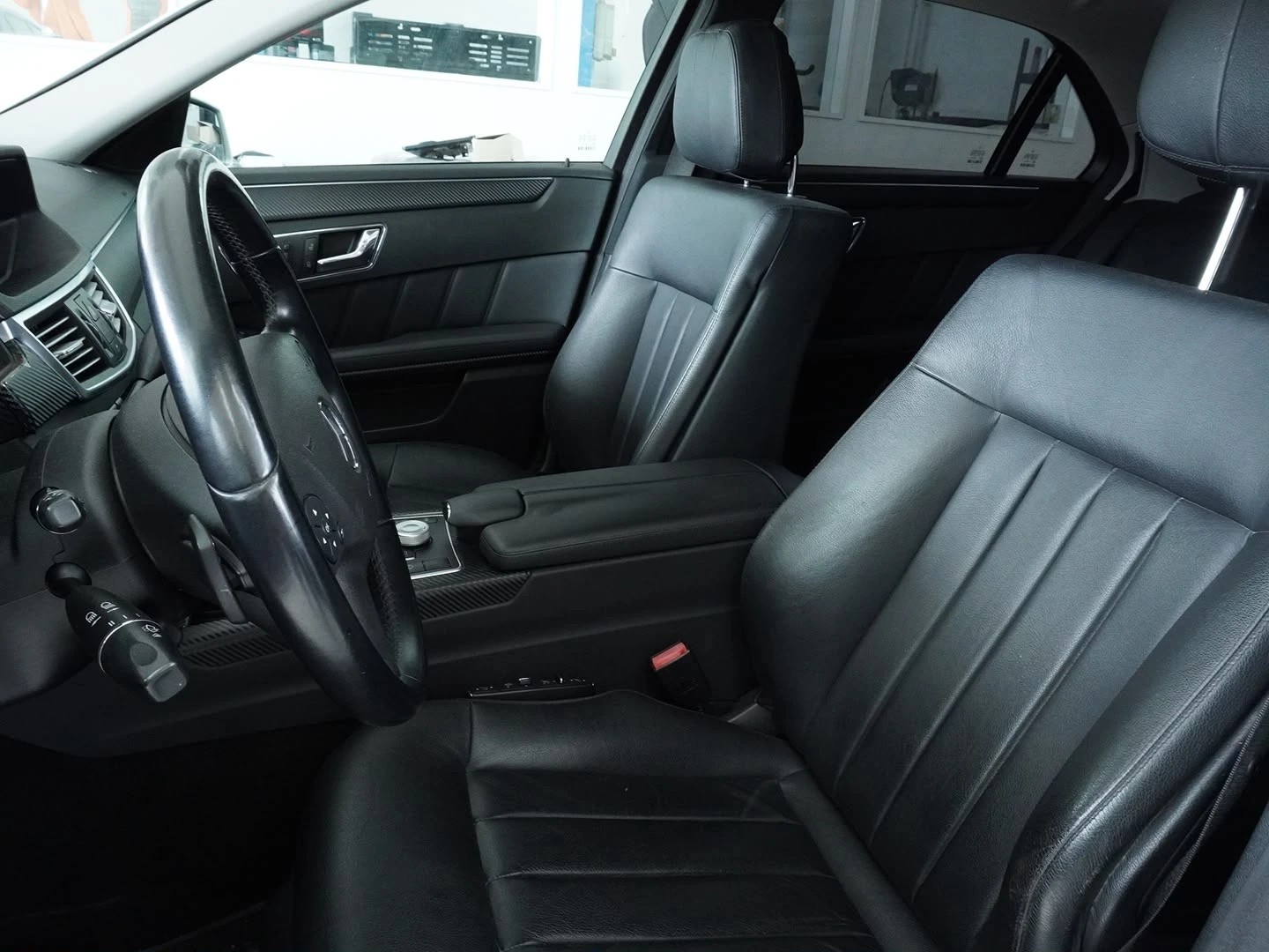 MERCEDES-BENZ E 350 Elégance 4Matic 7G-Tronic-image-3