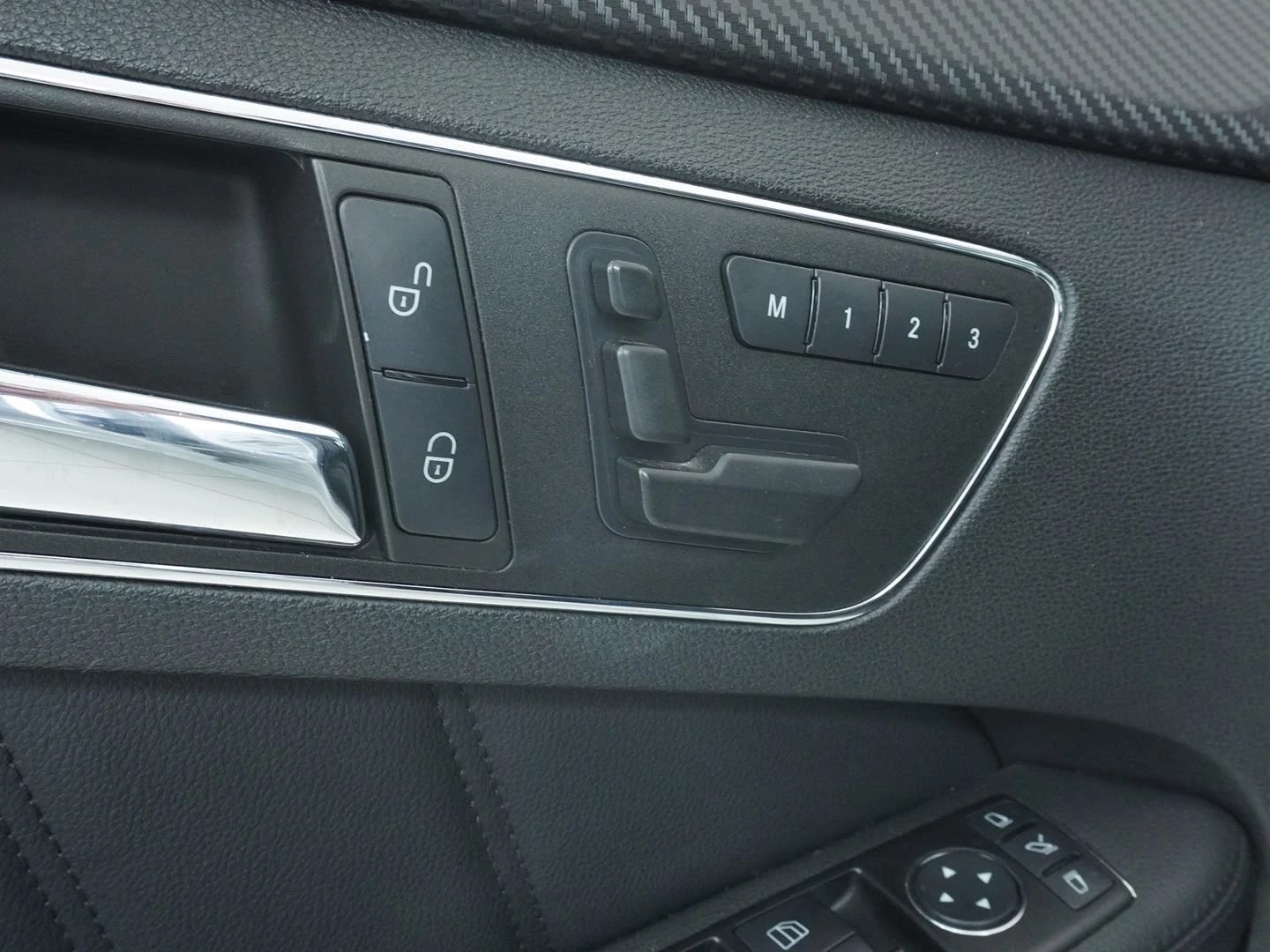 MERCEDES-BENZ E 350 Elégance 4Matic 7G-Tronic-image-5