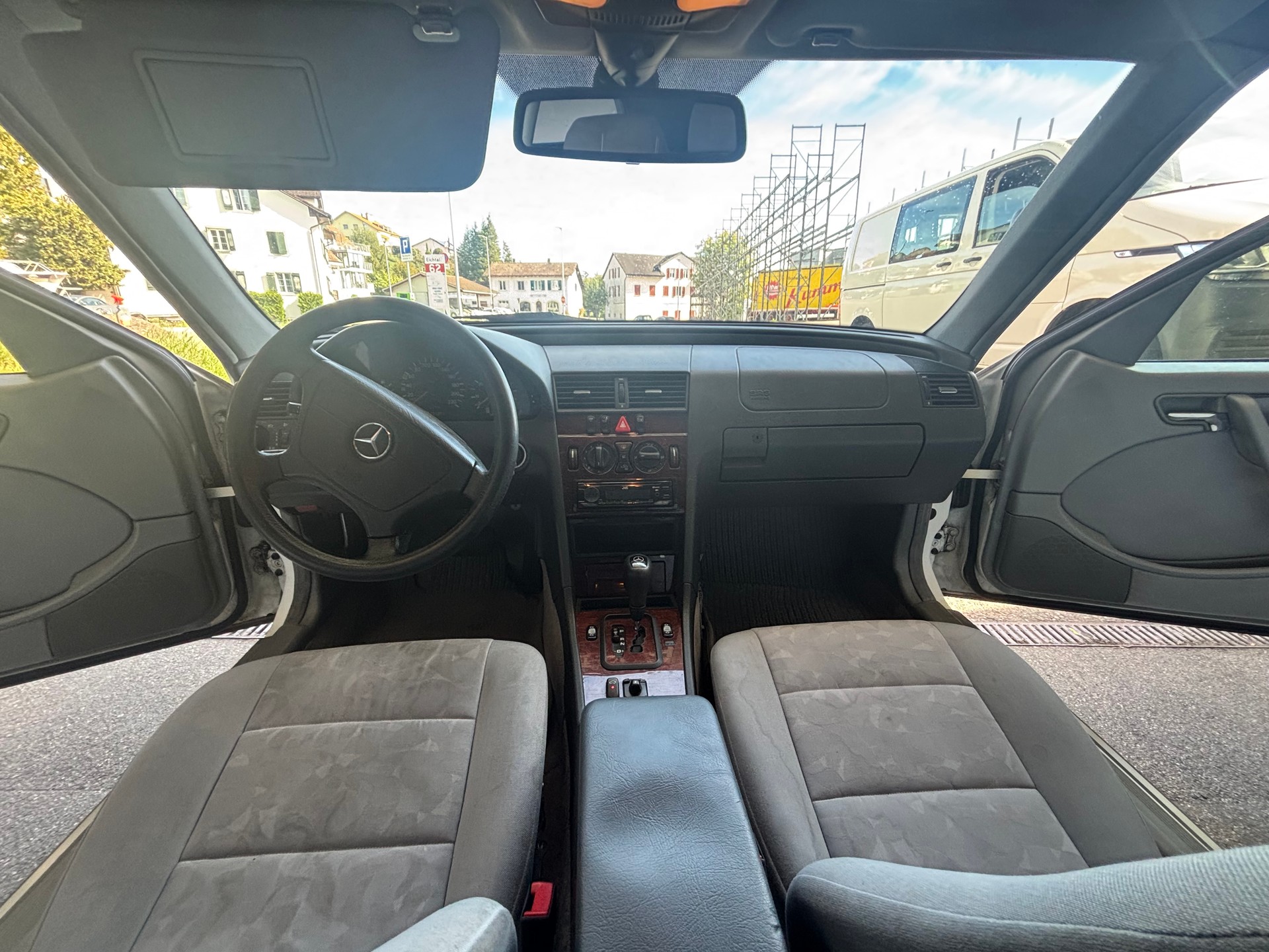 MERCEDES-BENZ C 250 TD Classic-image-7