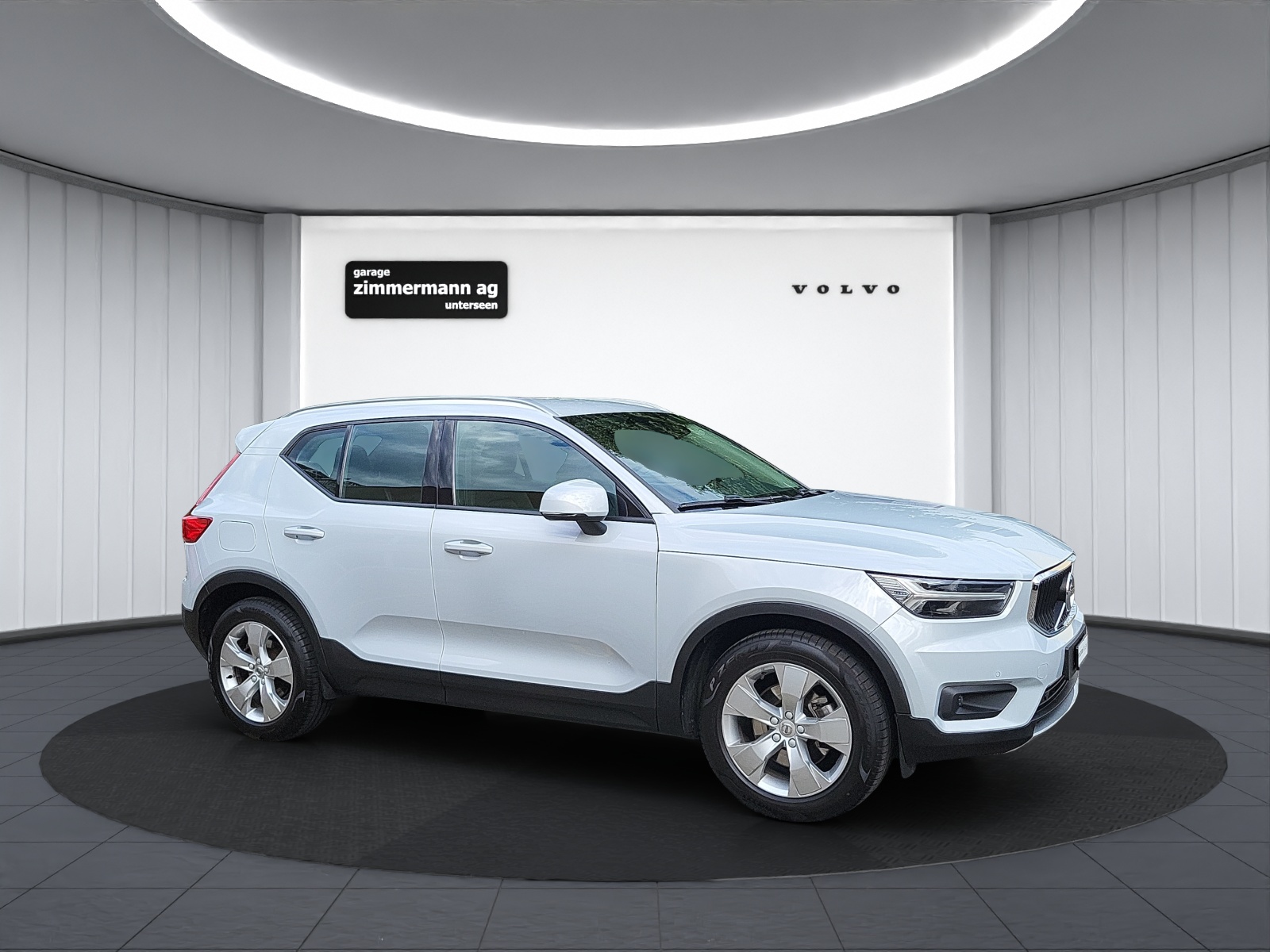 VOLVO XC40 2.0 B4 MH Momentum AWD-image-3