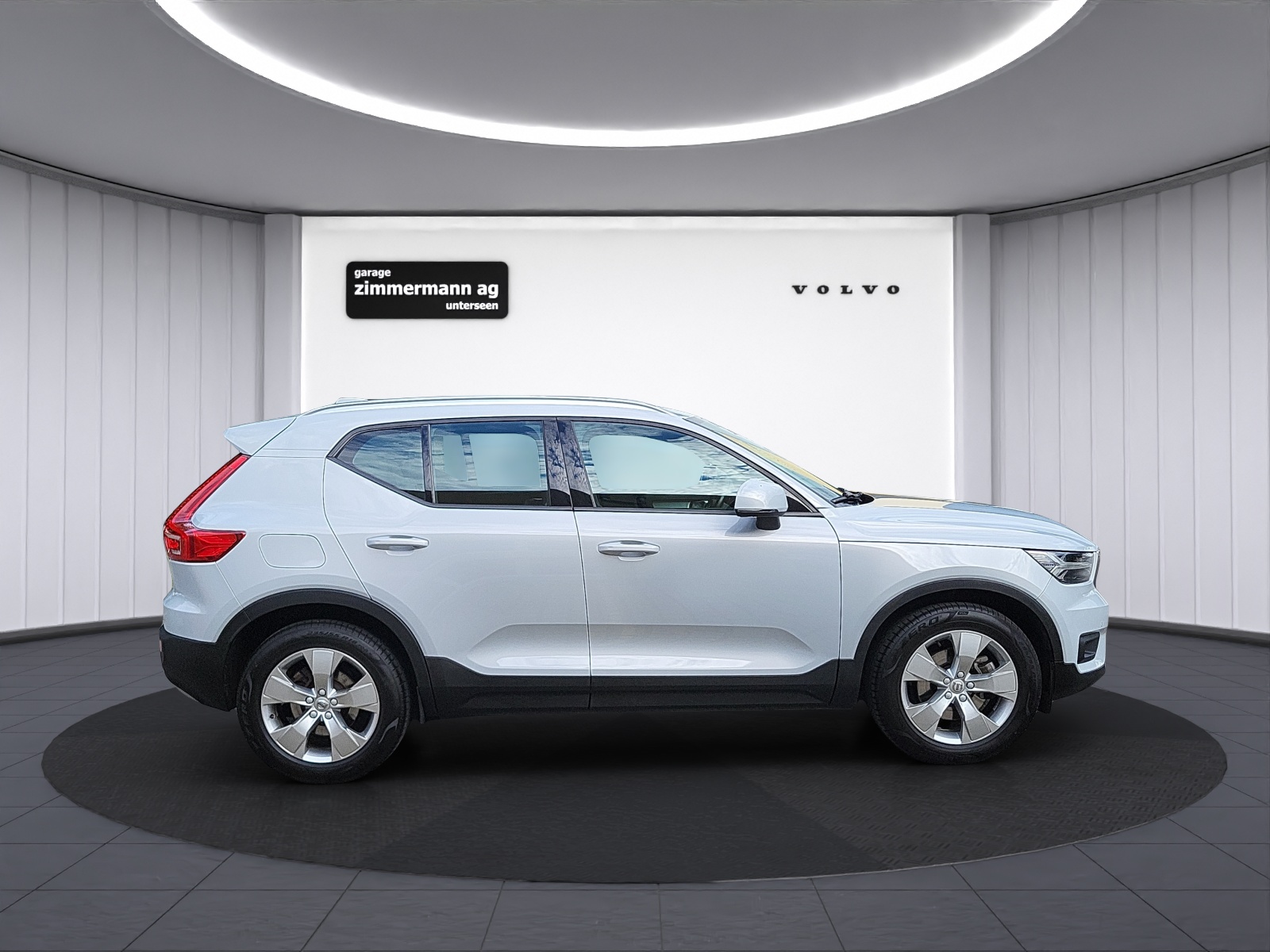 VOLVO XC40 2.0 B4 MH Momentum AWD-image-4