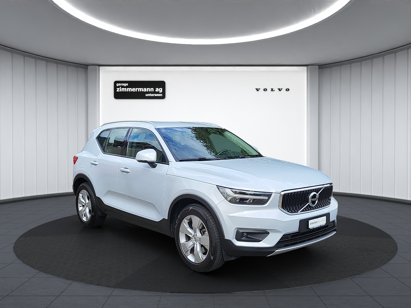 VOLVO XC40 2.0 B4 MH Momentum AWD-image-2