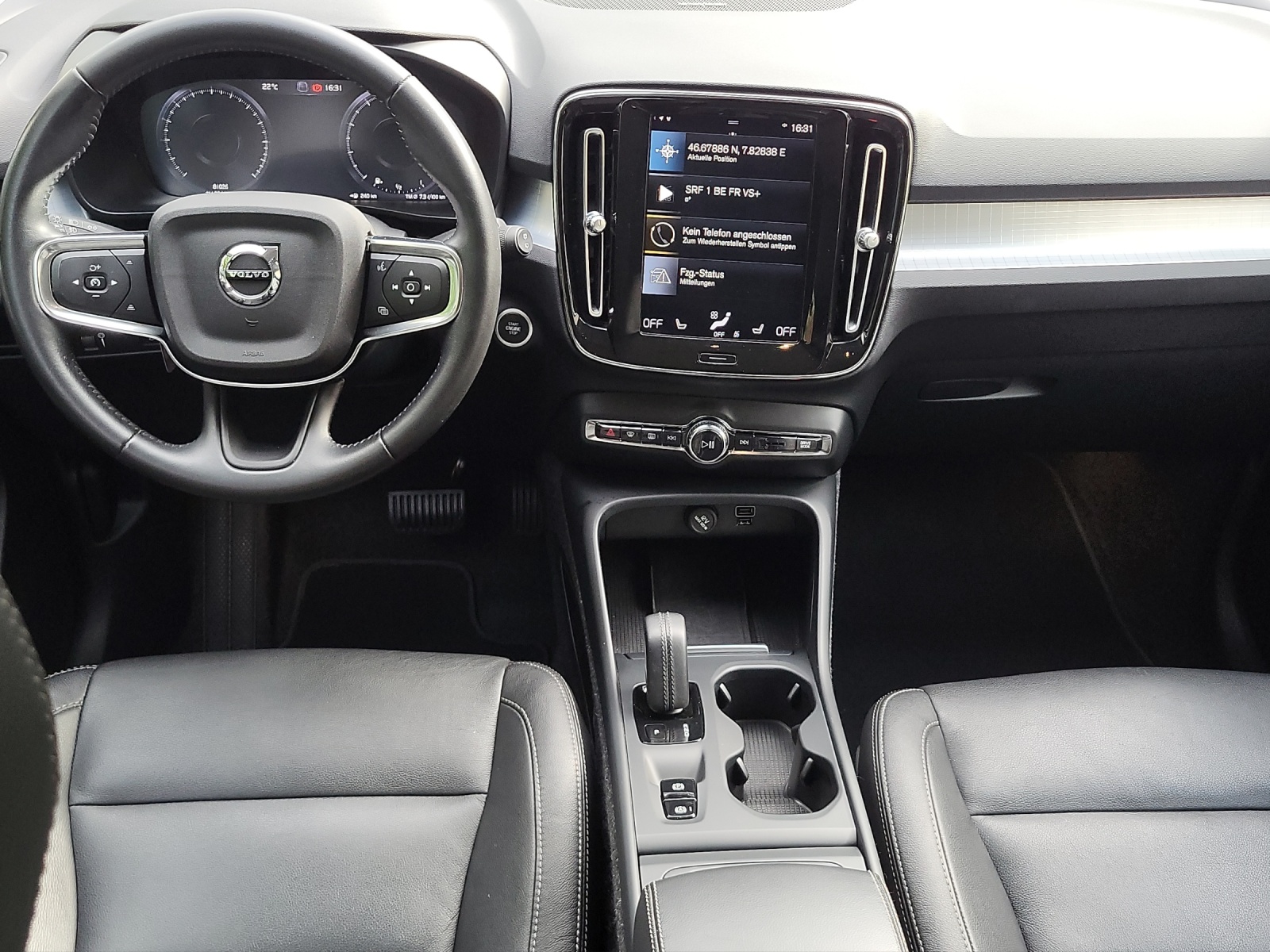 VOLVO XC40 2.0 B4 MH Momentum AWD-image-13