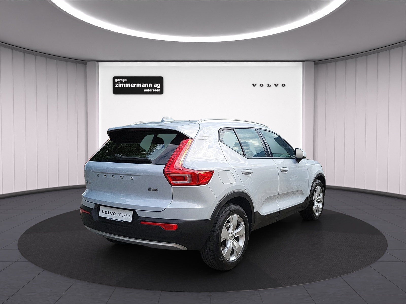 VOLVO XC40 2.0 B4 MH Momentum AWD-image-6