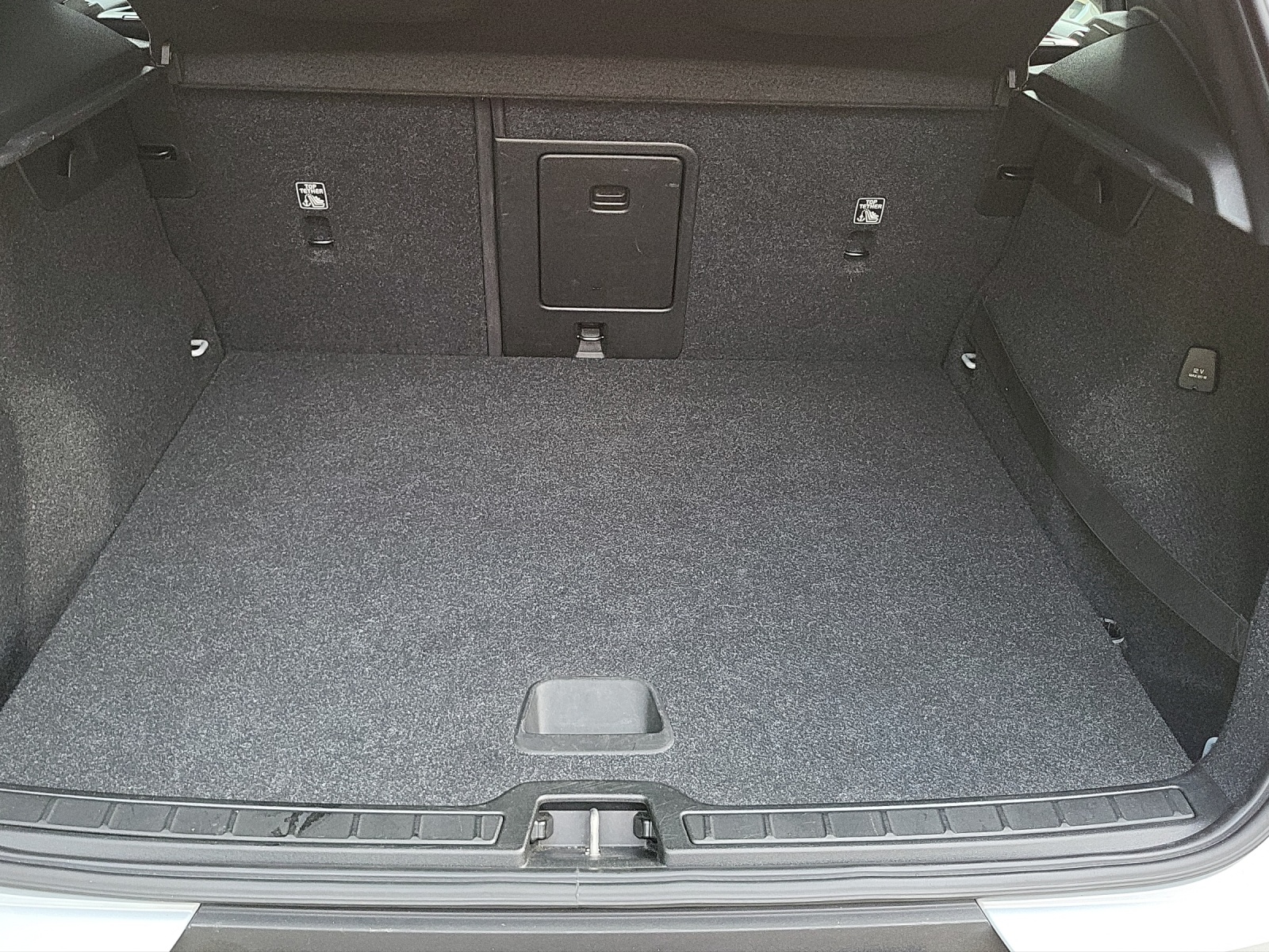 VOLVO XC40 2.0 B4 MH Momentum AWD-image-15