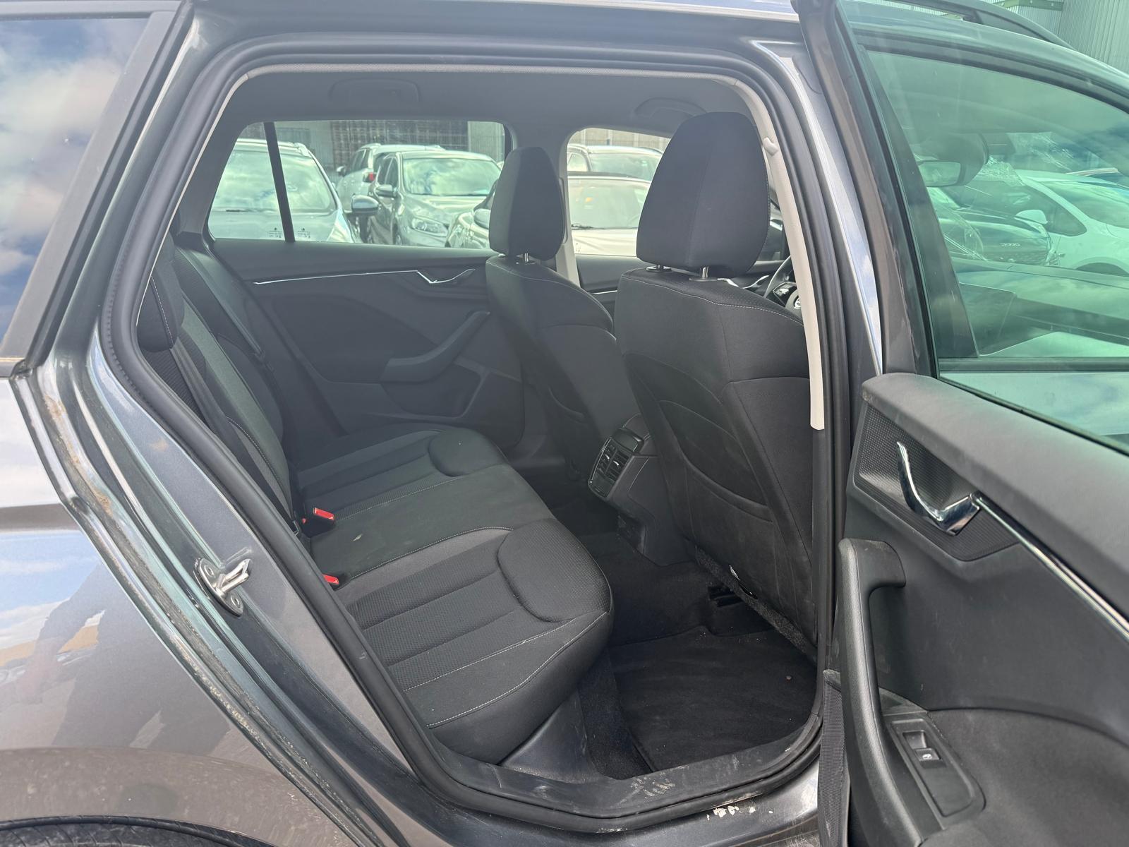 SKODA Kamiq 1.5 TSI Ambition DSG-image-10