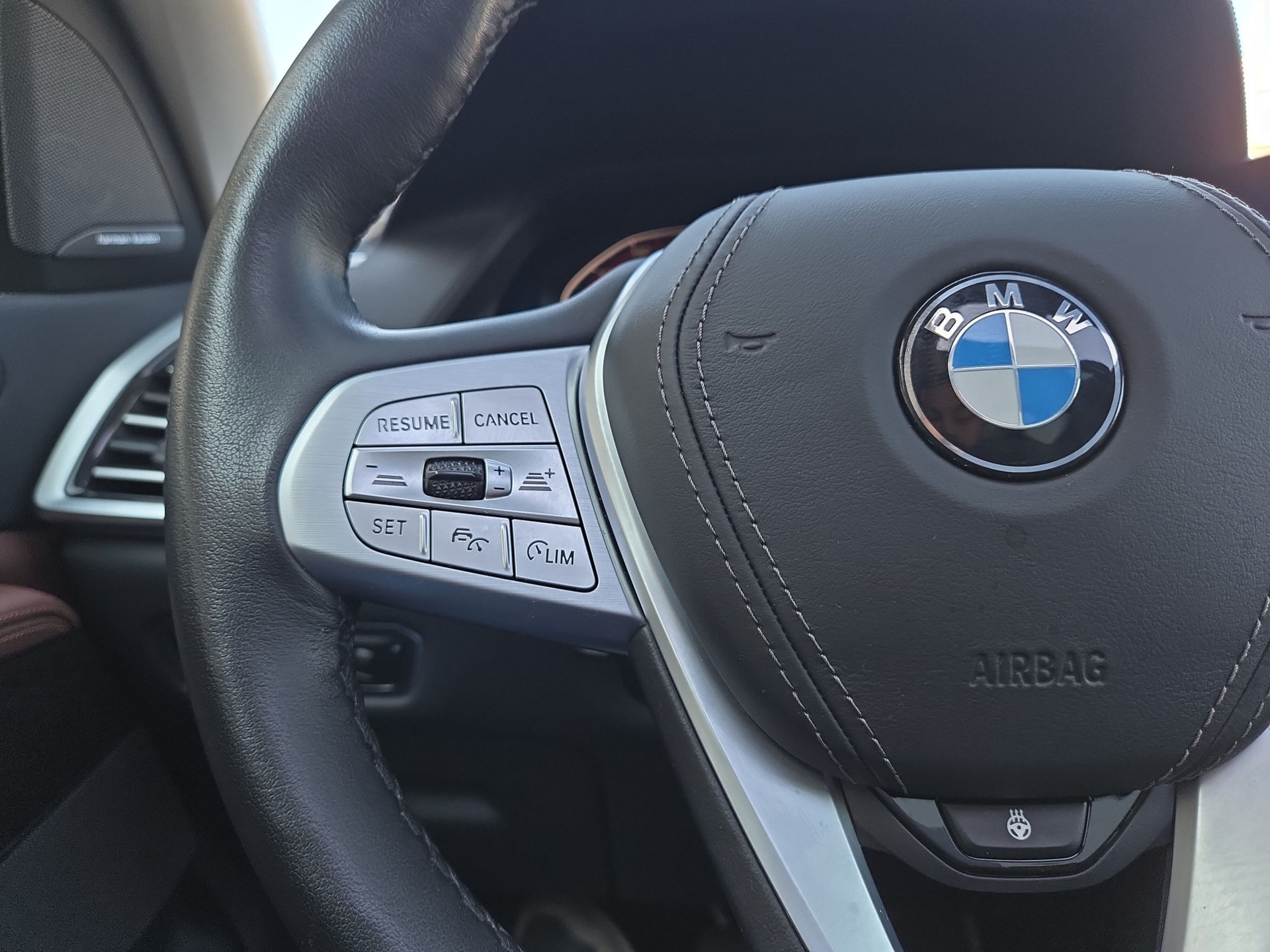 BMW X7 xDrive 48V 40d Steptronic-image-13
