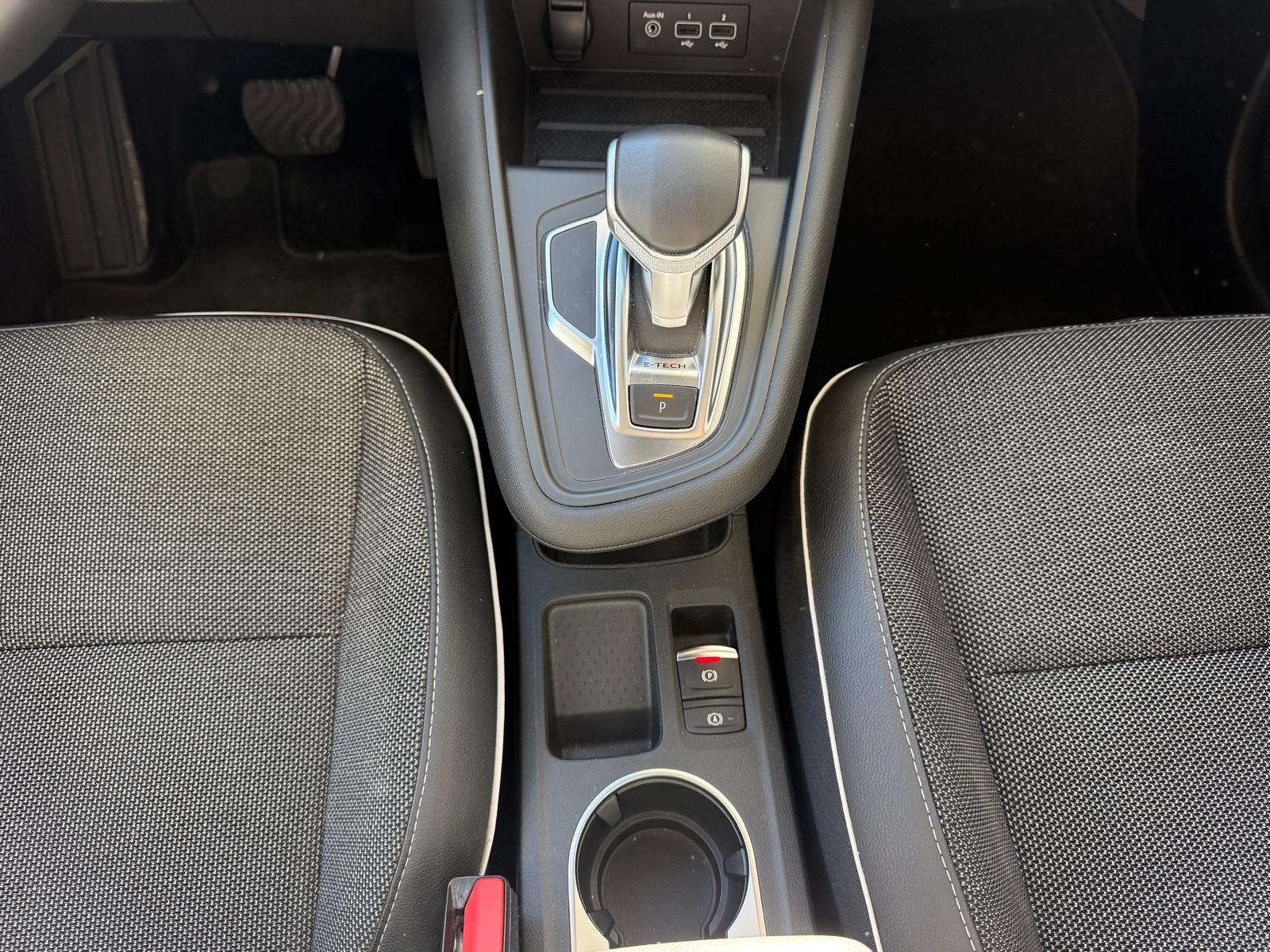 RENAULT Captur 1.6 E-Tech 160 Intens DHT-image-14