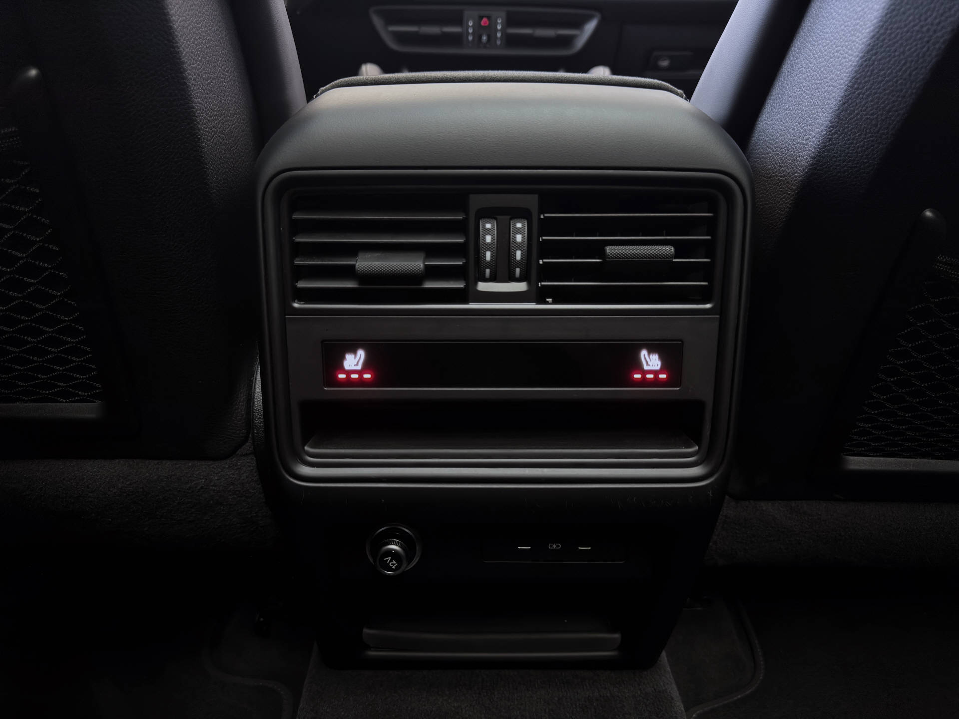PORSCHE Cayenne GTS-image-12
