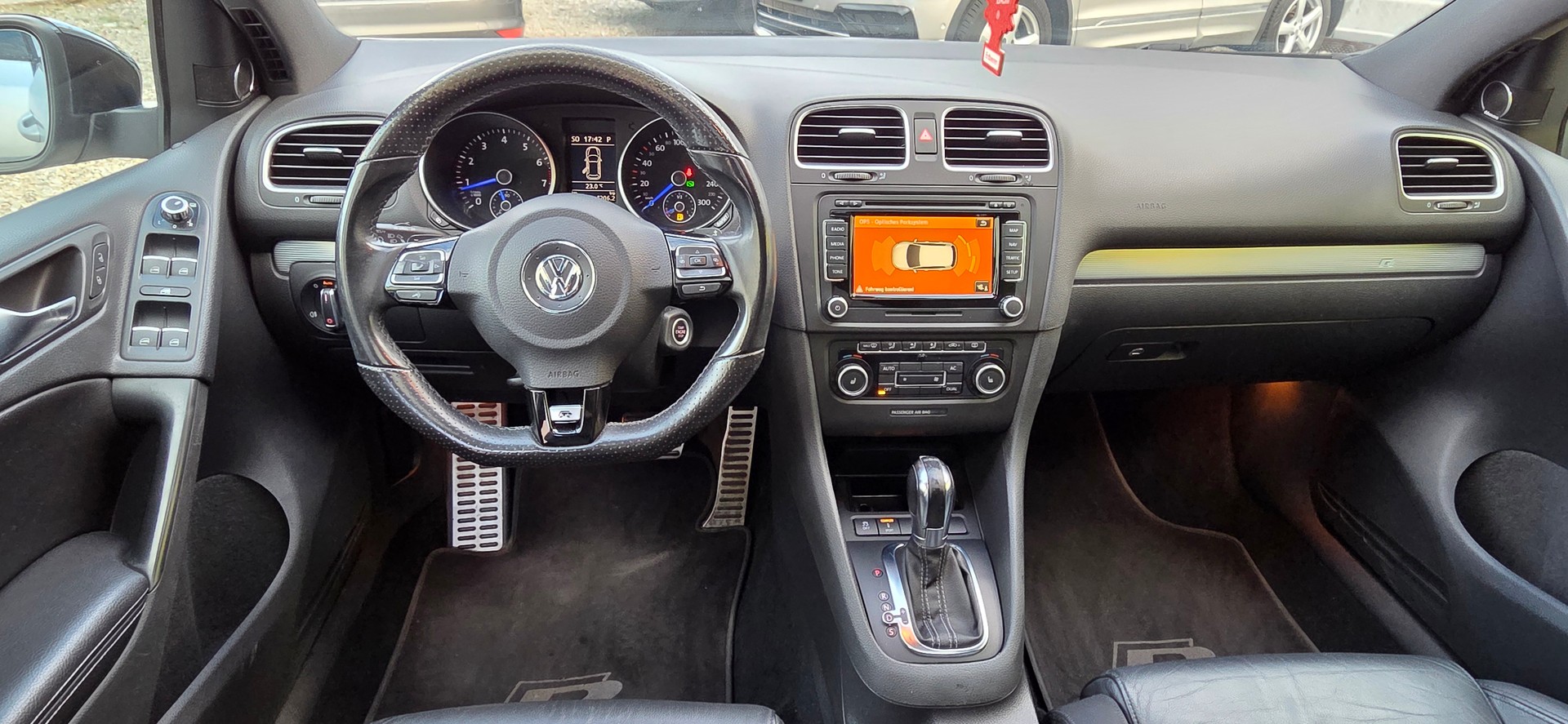 VW Golf 2.0 TSI R 4Motion DSG-image-14