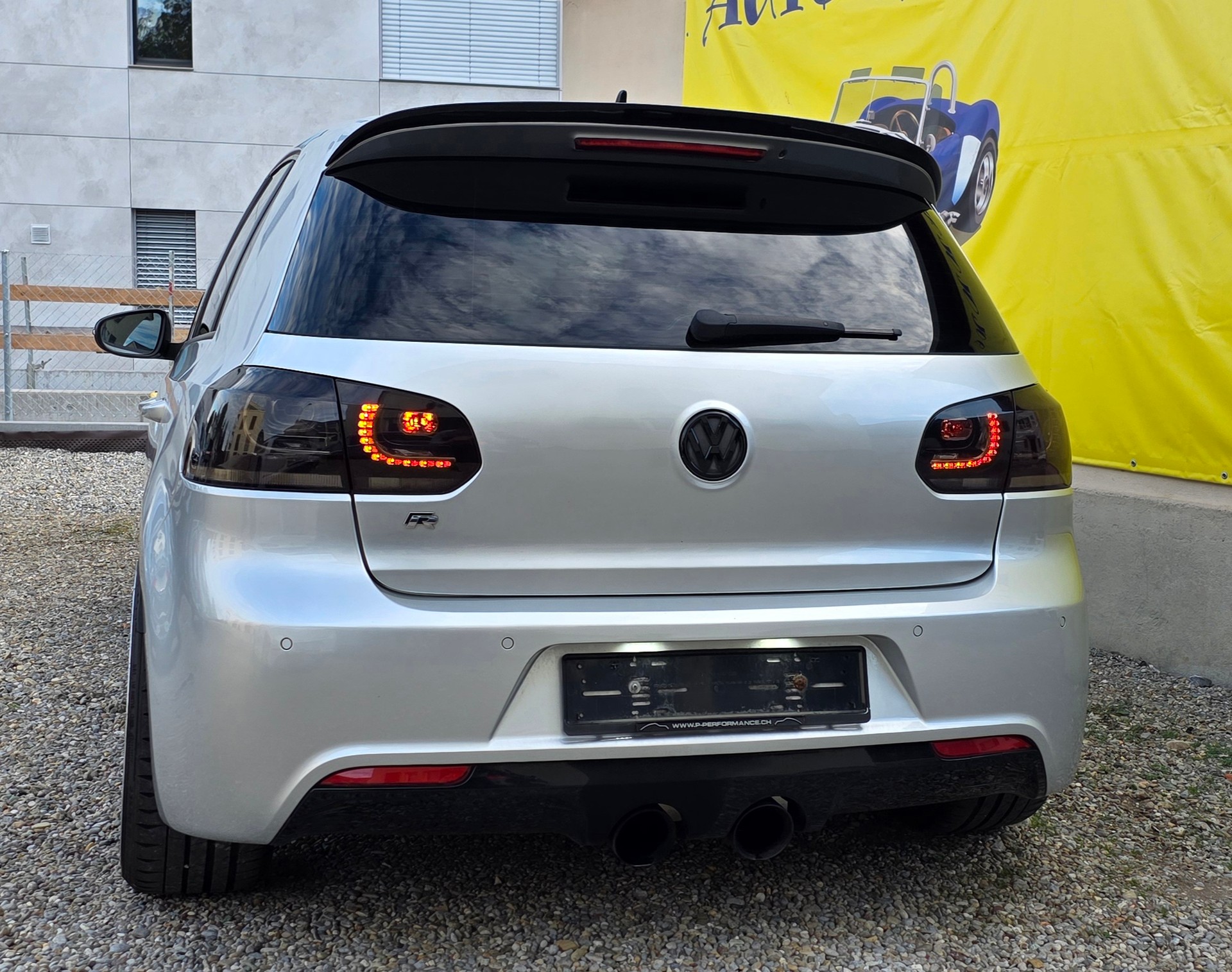 VW Golf 2.0 TSI R 4Motion DSG-image-8