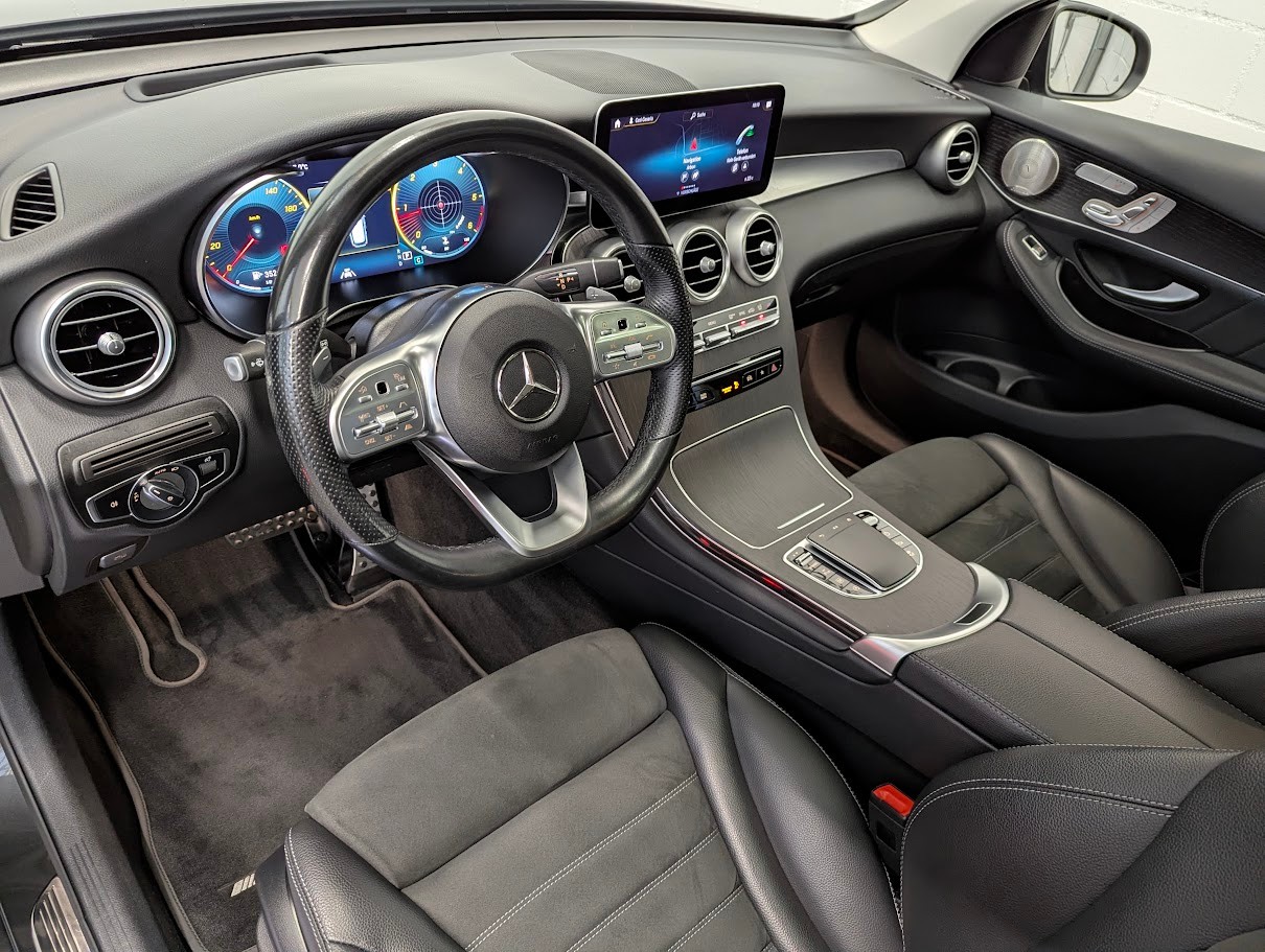 MERCEDES-BENZ GLC 220 d AMG Line 4Matic 9G-Tronic*CH-AUTO PREMIUM PLUS BURMESTER PANO 360CAM AHK 2'50KG MEMORY*-image-5