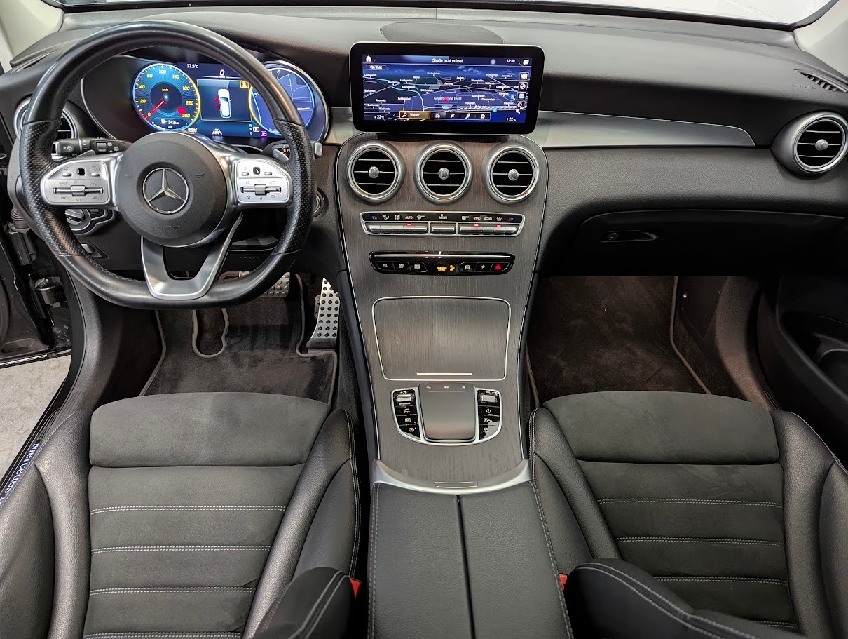 MERCEDES-BENZ GLC 220 d AMG Line 4Matic 9G-Tronic*CH-AUTO PREMIUM PLUS BURMESTER PANO 360CAM AHK 2'50KG MEMORY*-image-25
