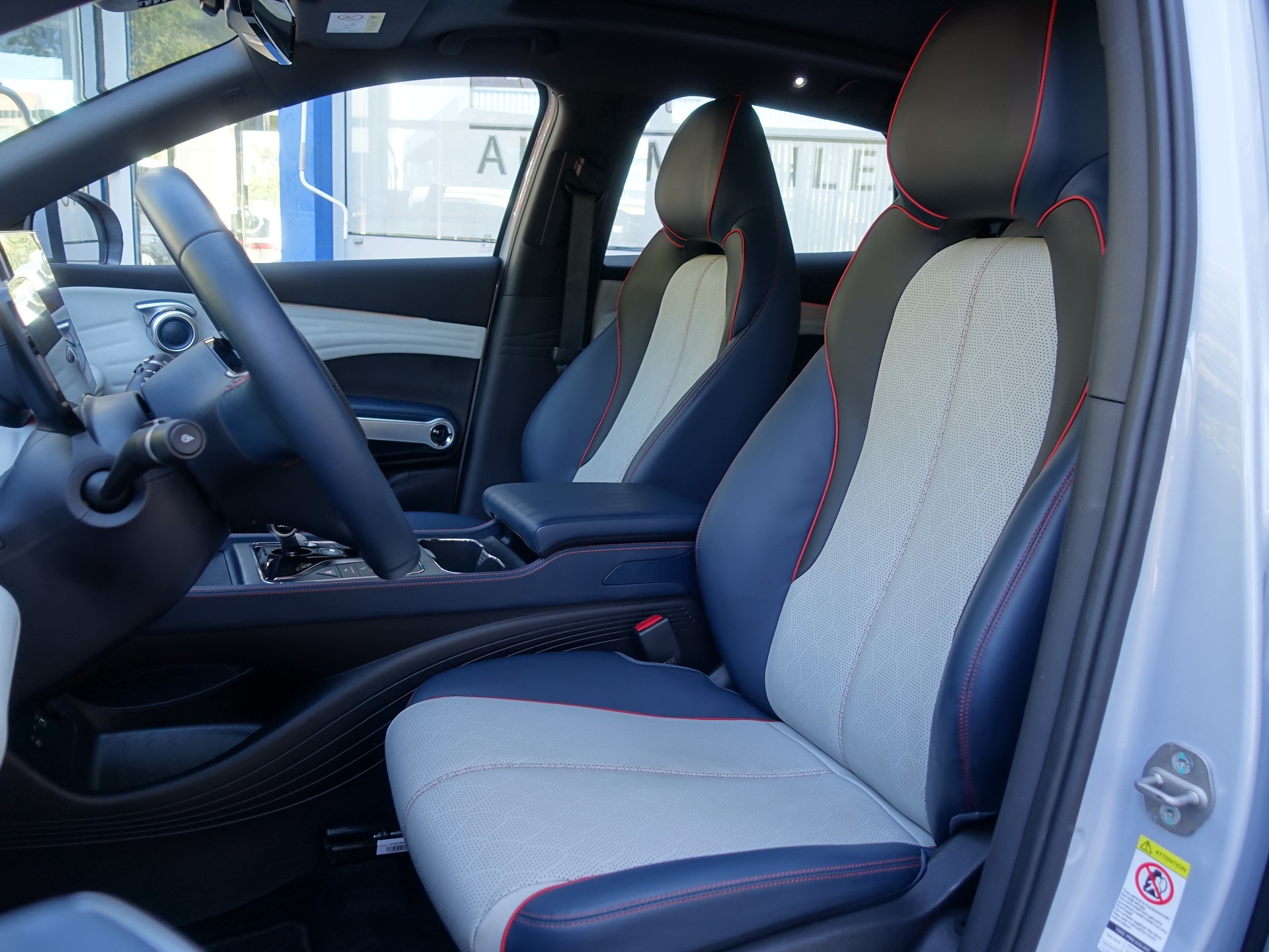 BYD ATTO 3-image-9