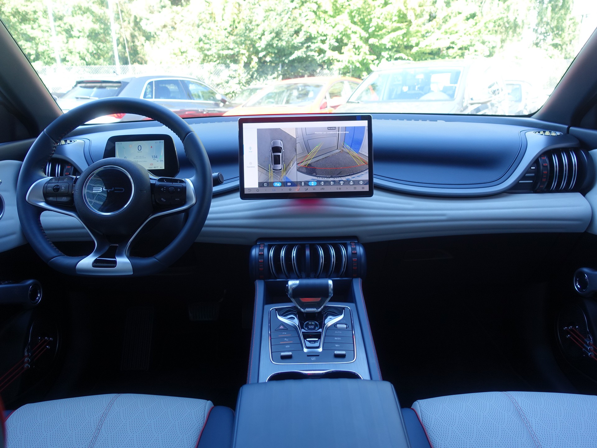 BYD ATTO 3-image-13