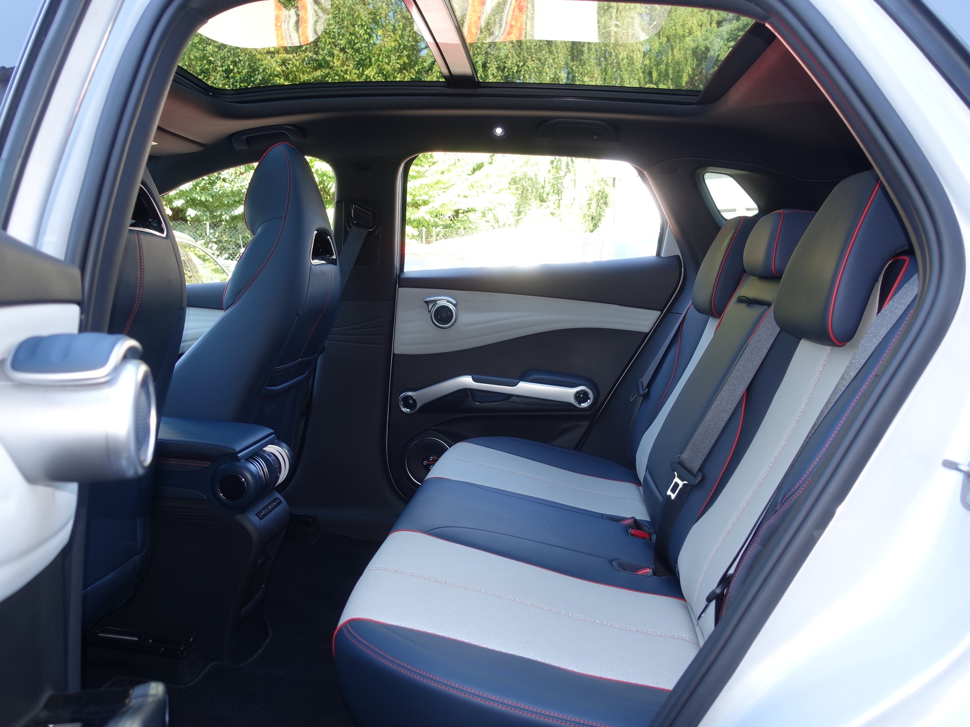 BYD ATTO 3-image-17