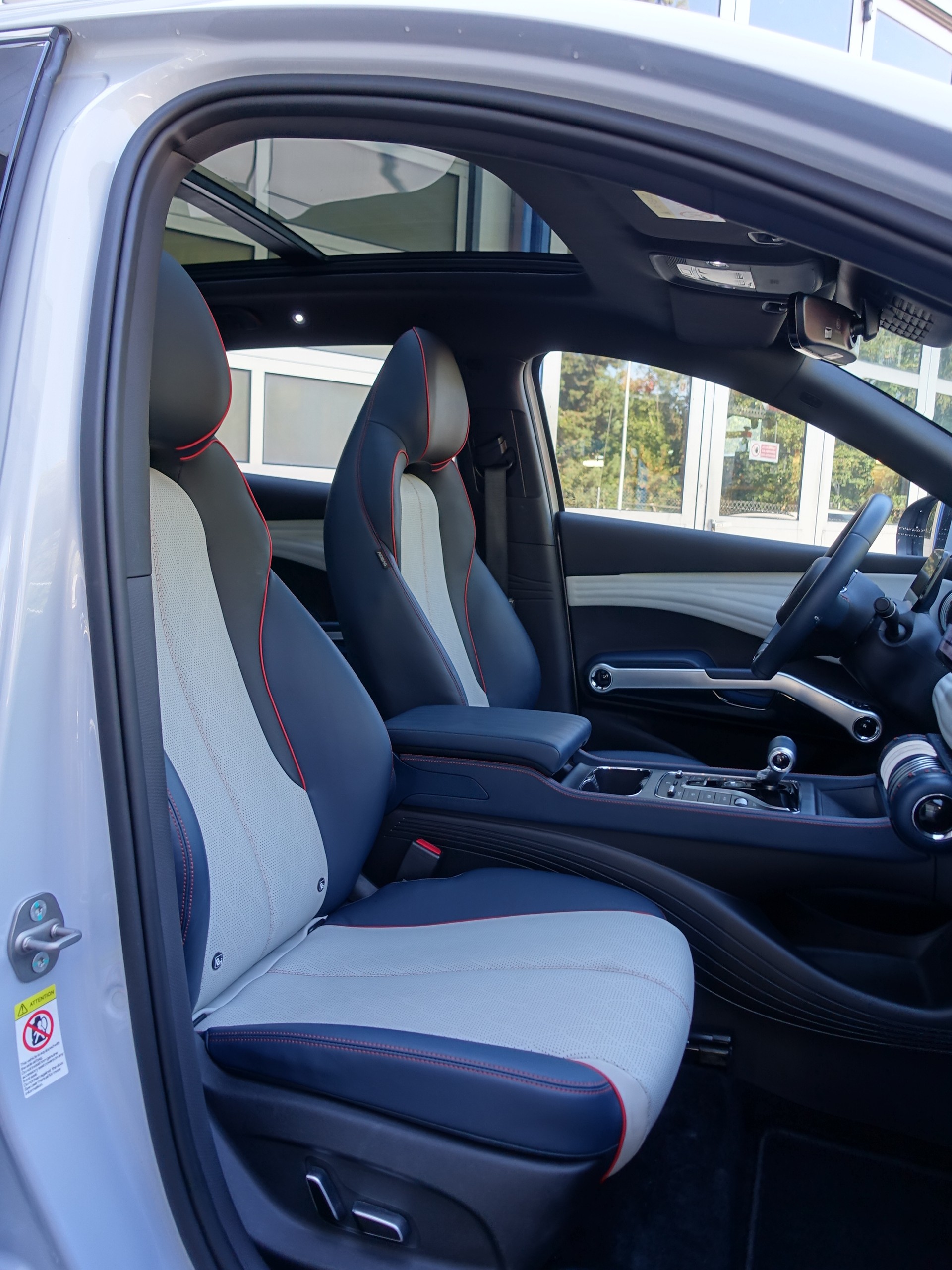 BYD ATTO 3-image-8