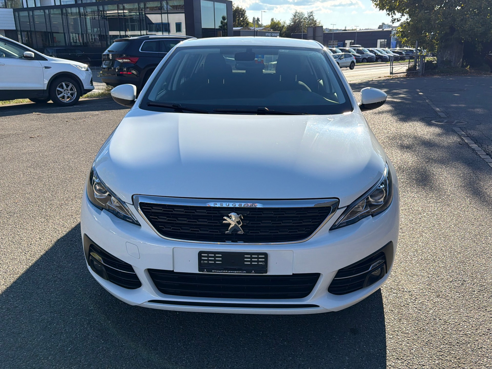 PEUGEOT 308 1.5 BlueHDI Active Pack EAT8-image-3