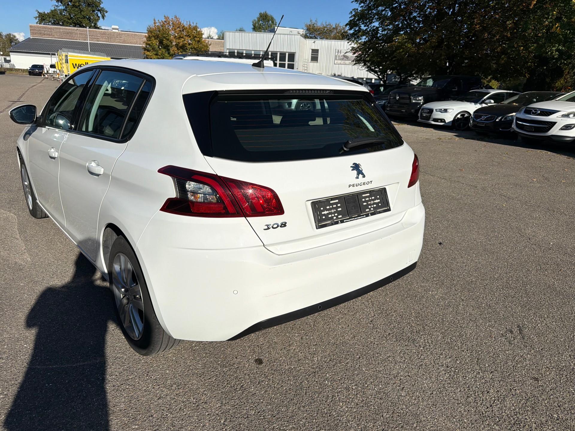 PEUGEOT 308 1.5 BlueHDI Active Pack EAT8-image-5