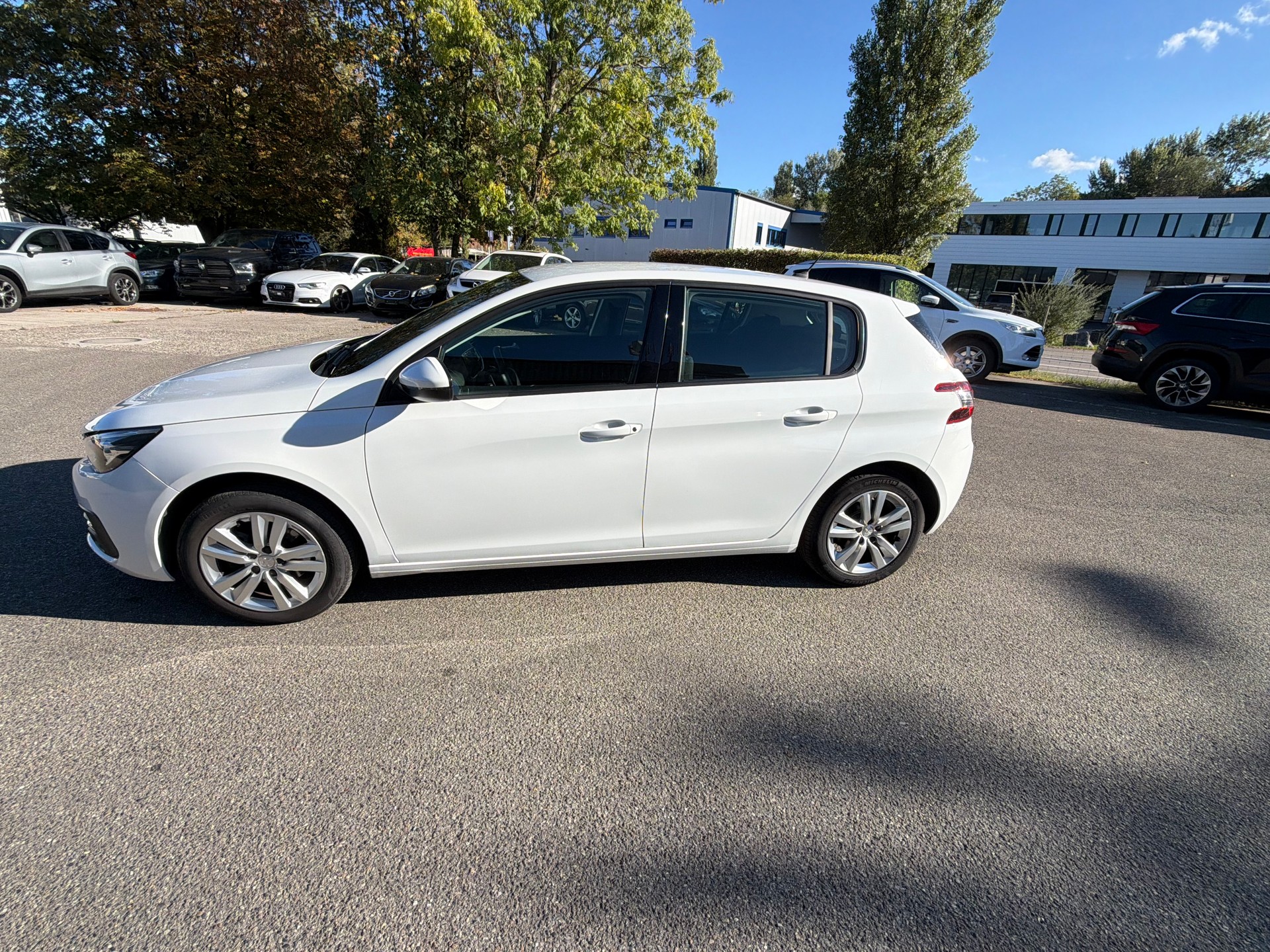 PEUGEOT 308 1.5 BlueHDI Active Pack EAT8-image-7