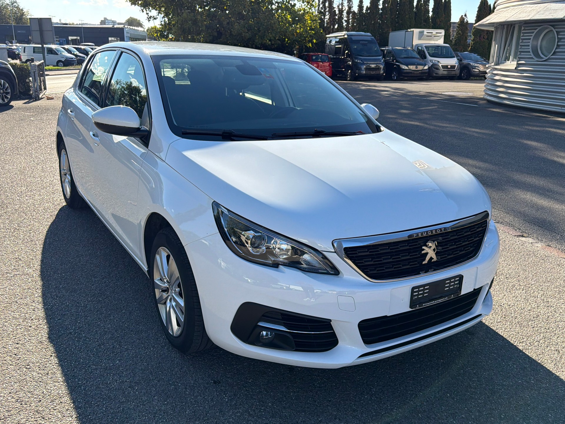 PEUGEOT 308 1.5 BlueHDI Active Pack EAT8-image-2