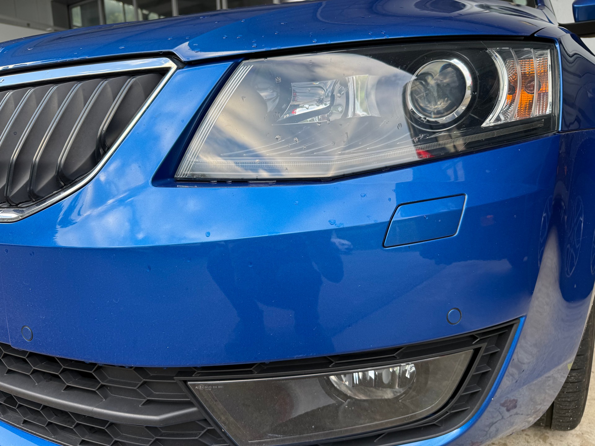 SKODA Octavia Combi 2.0 TDI Elegance 4x4-image-2
