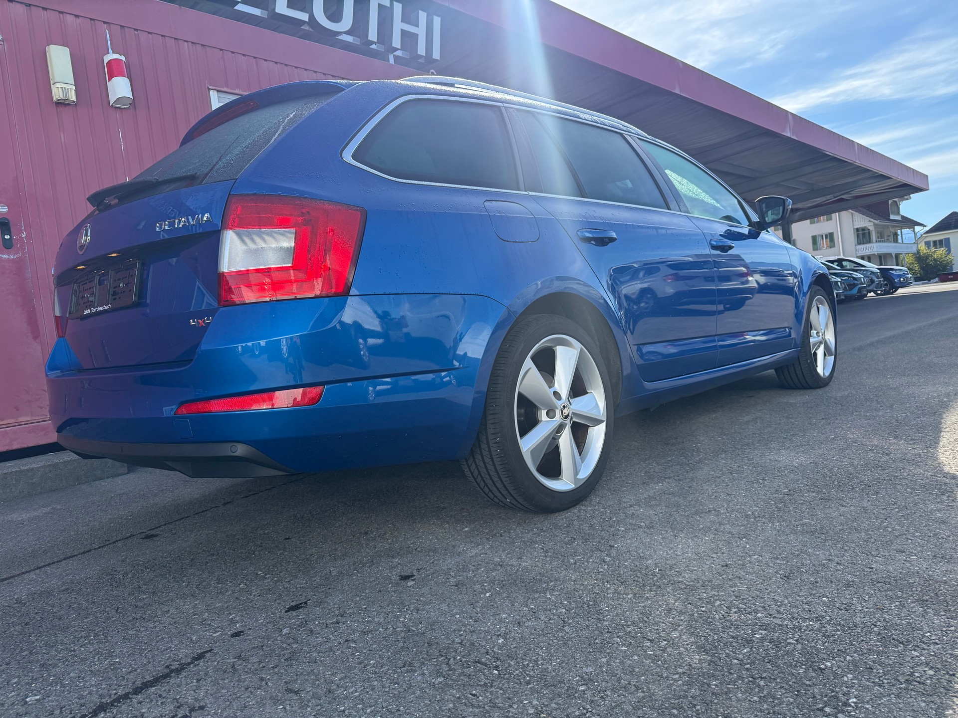 SKODA Octavia Combi 2.0 TDI Elegance 4x4-showroom-element-1