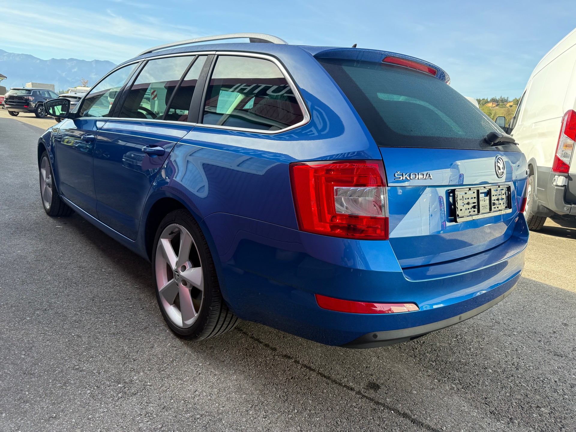 SKODA Octavia Combi 2.0 TDI Elegance 4x4-showroom-element-2